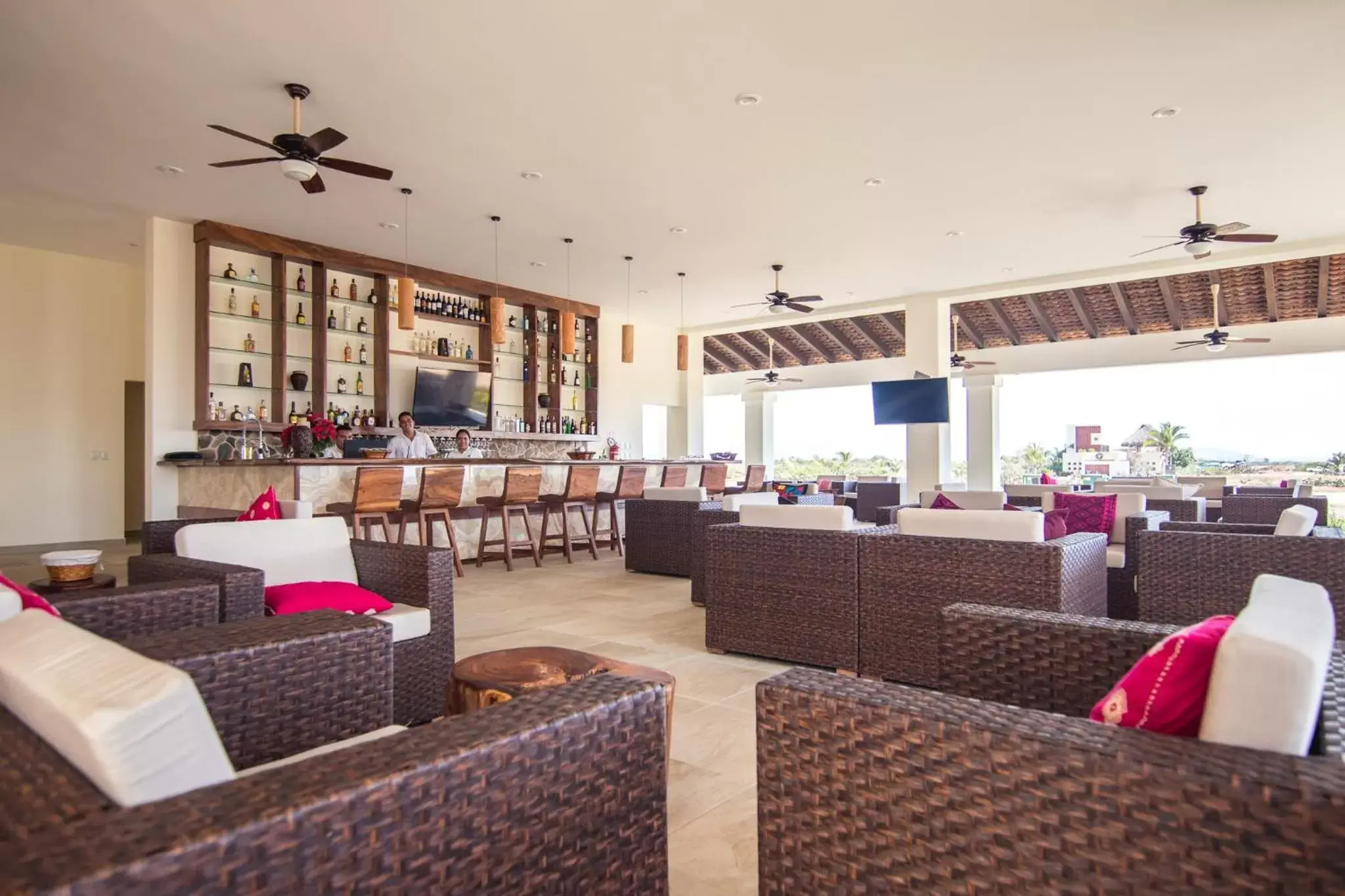 Lounge or bar, Restaurant/Places to Eat in Vivo Resorts