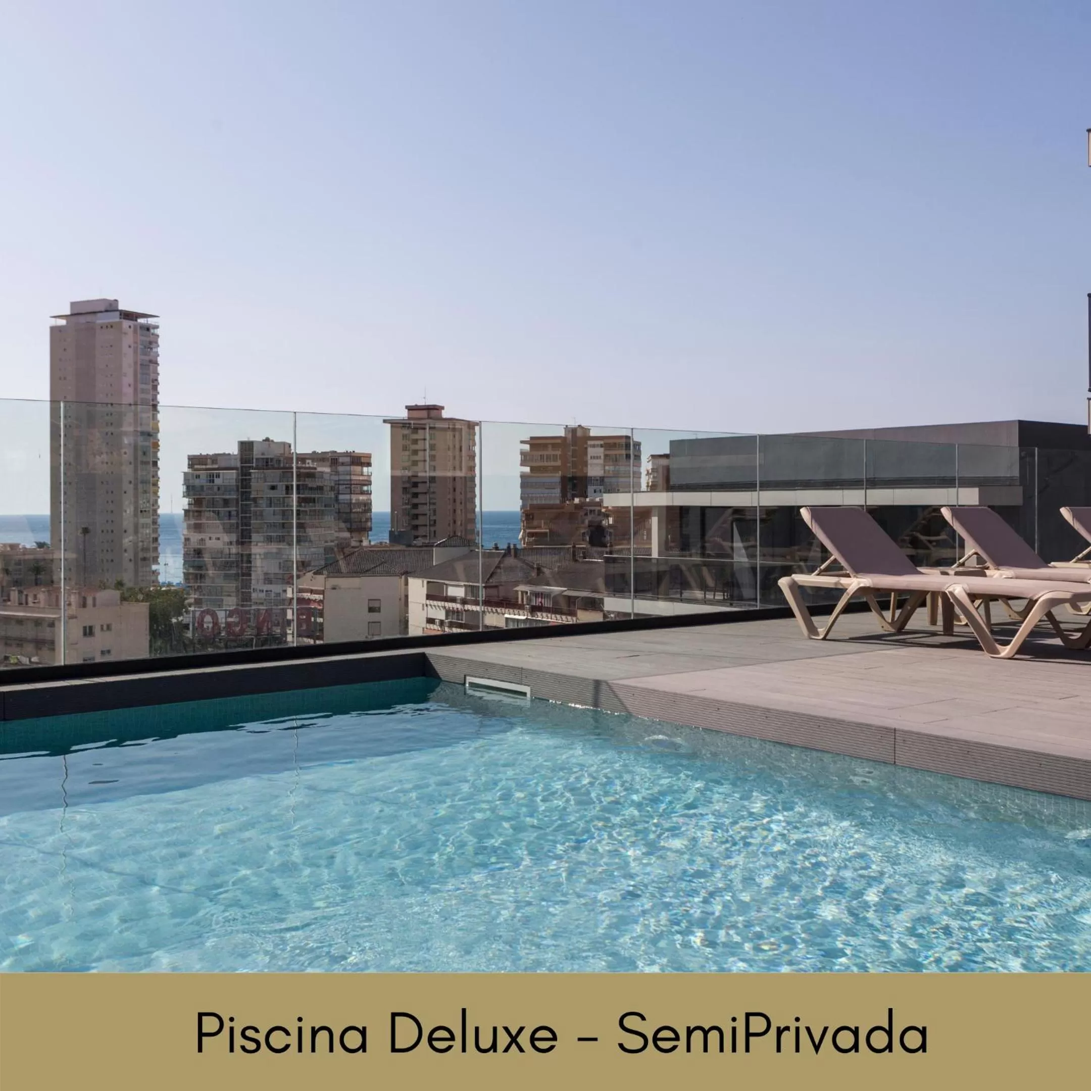 Swimming Pool in Hotel Bristol 4 Sup