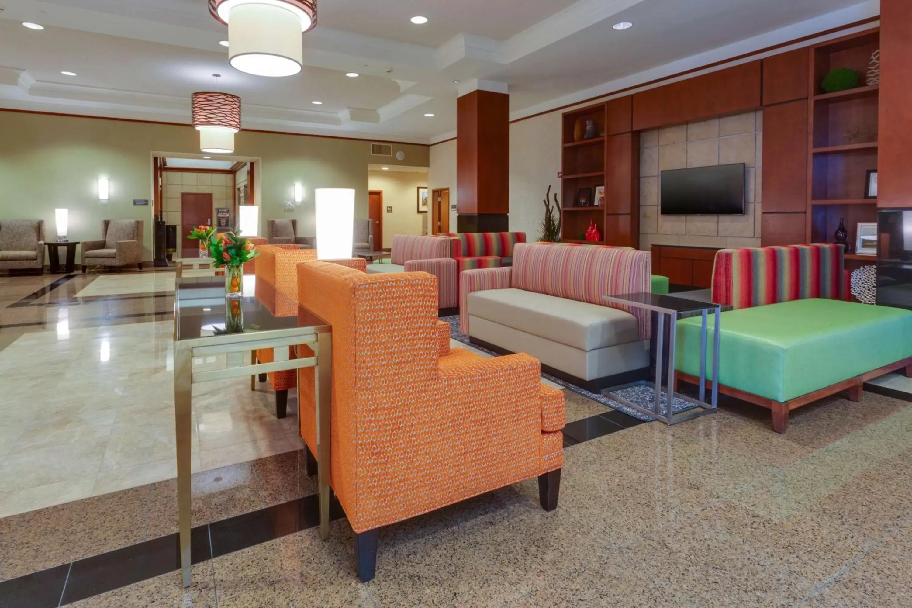 Lobby or reception, Lounge/Bar in Drury Inn & Suites St. Louis Forest Park