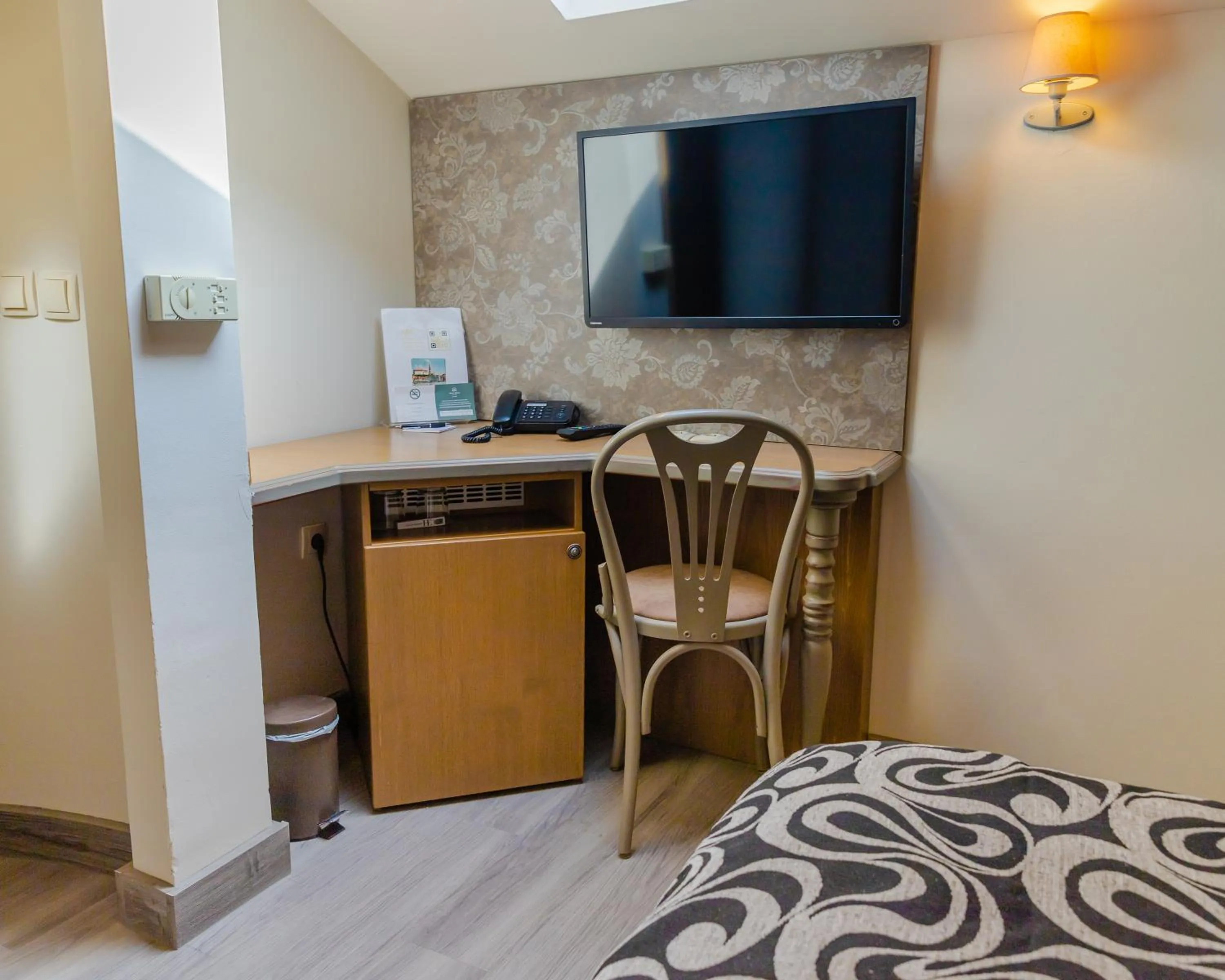 TV and multimedia, Bed in Hotel Piran