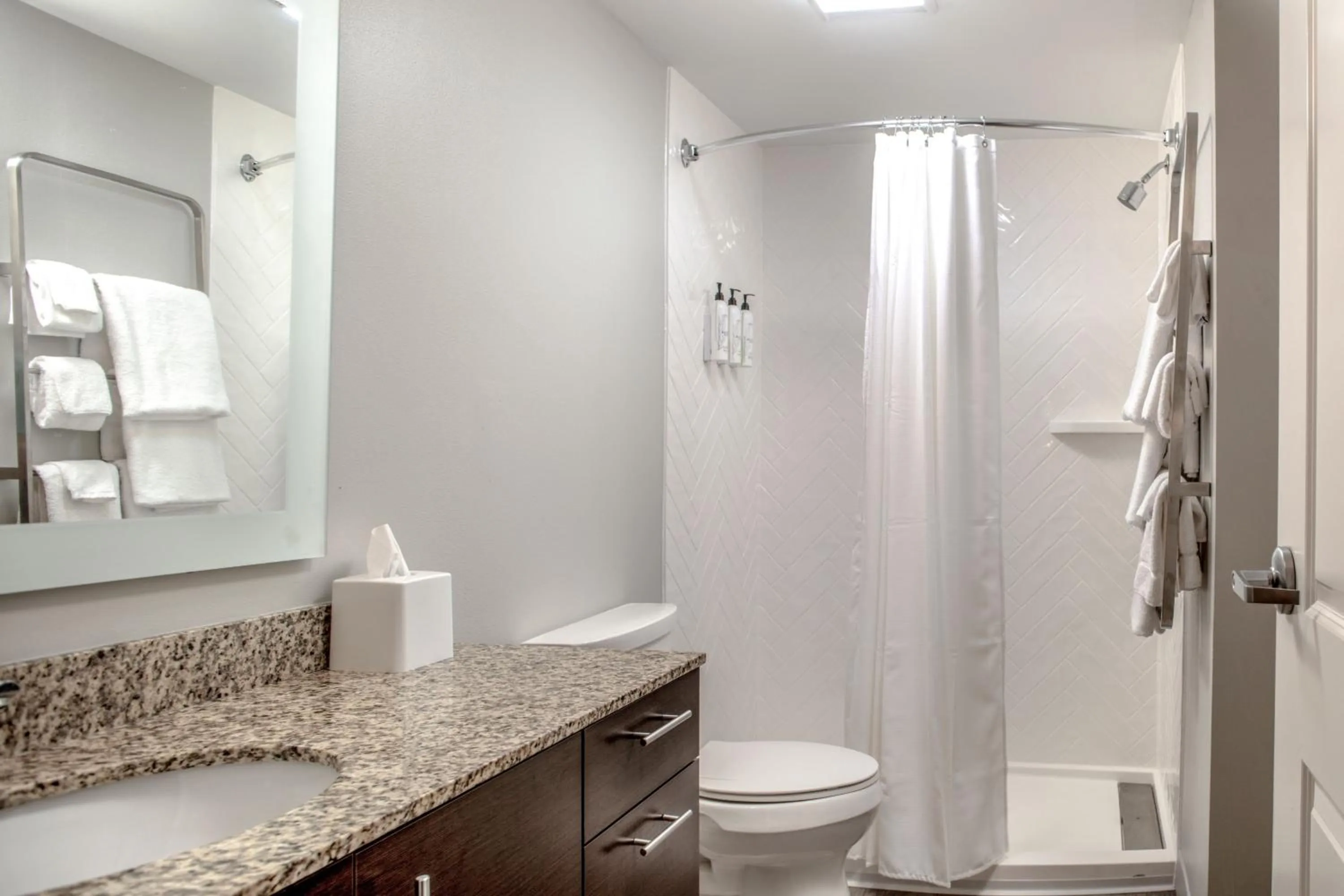 Bathroom in TownePlace Suites by Marriott Savannah Airport