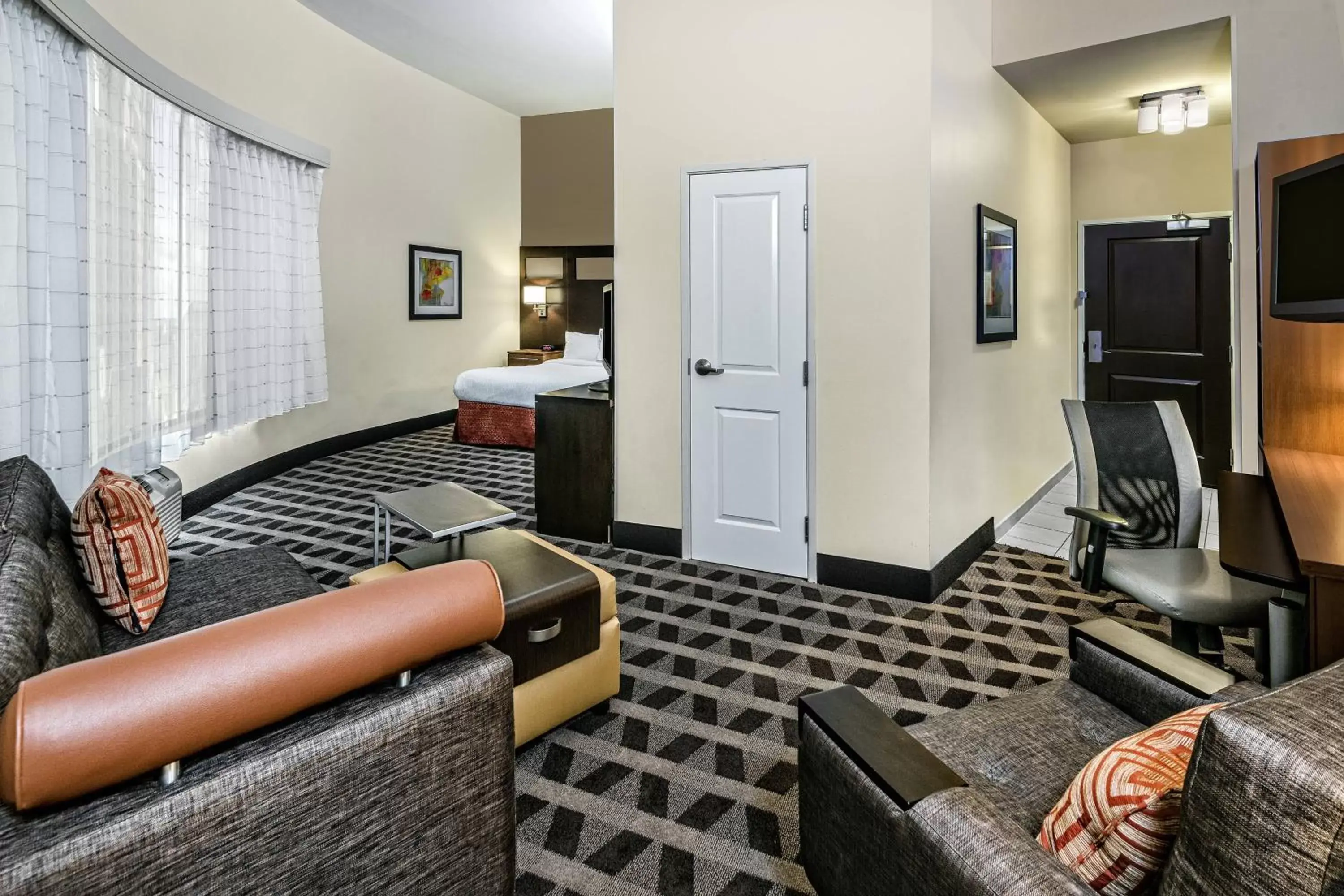Photo of the whole room, Seating Area in TownePlace Suites by Marriott San Antonio Downtown Riverwalk