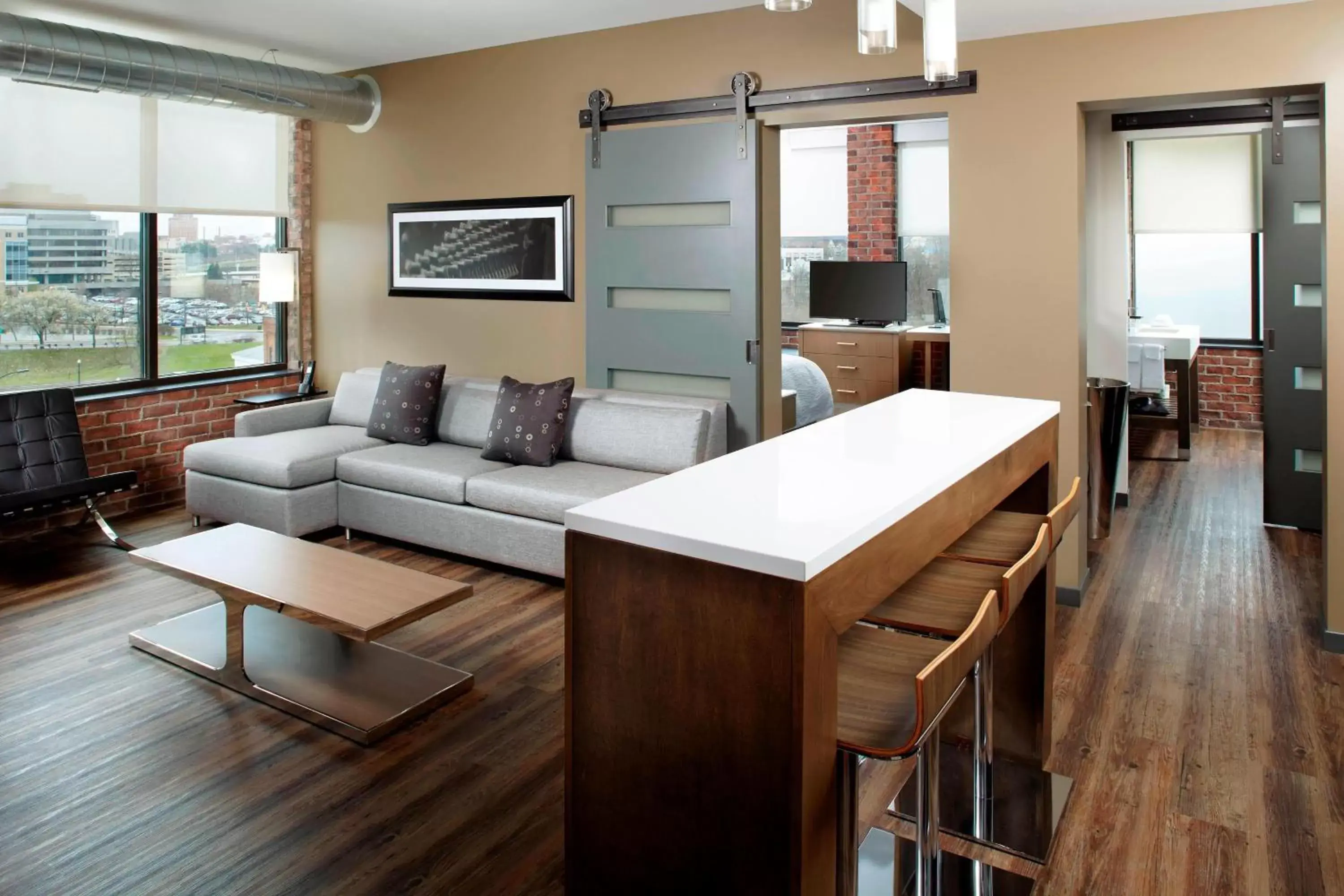 Living room, Seating Area in Courtyard by Marriott Akron Downtown