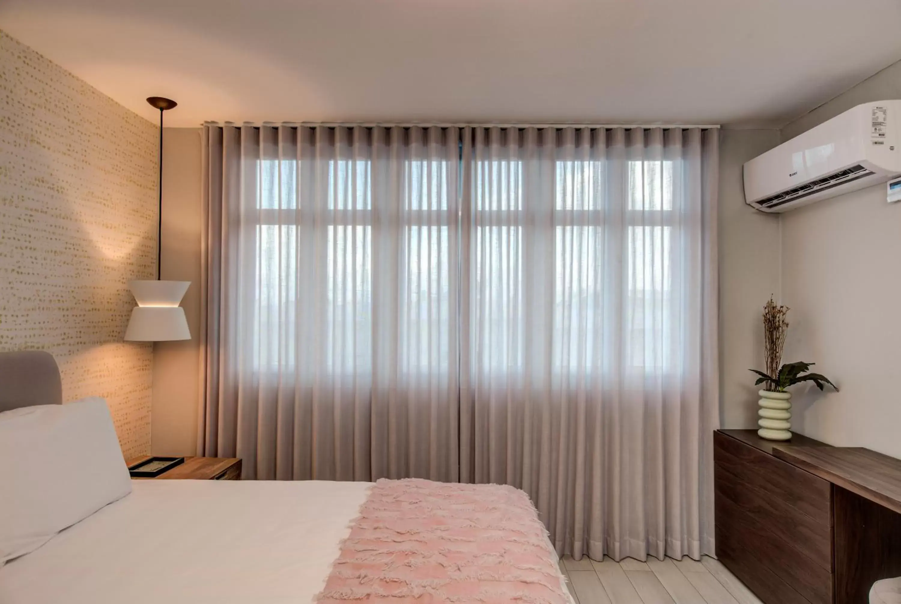 Bedroom, Bed in Trópica Beach Hotel