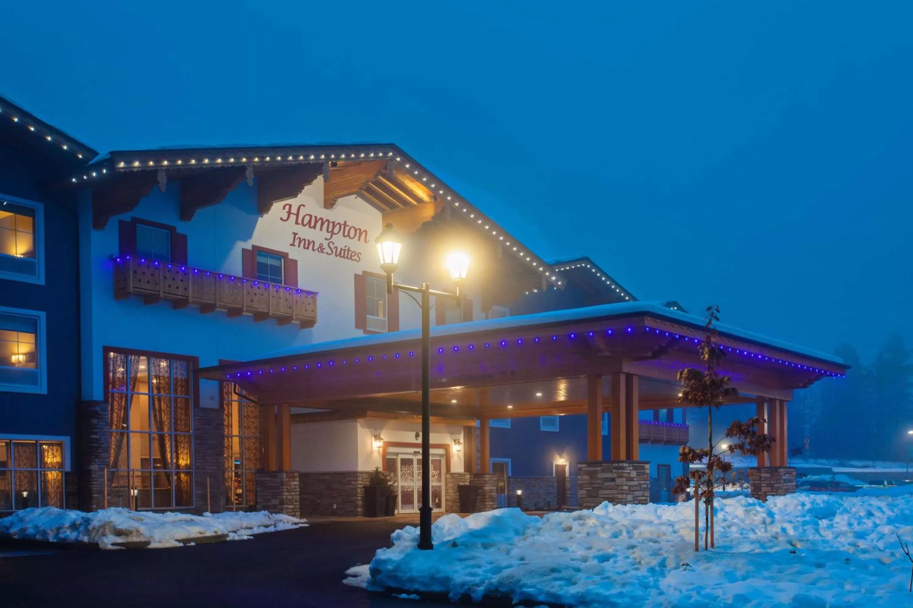 Property building in Hampton Inn & Suites Leavenworth