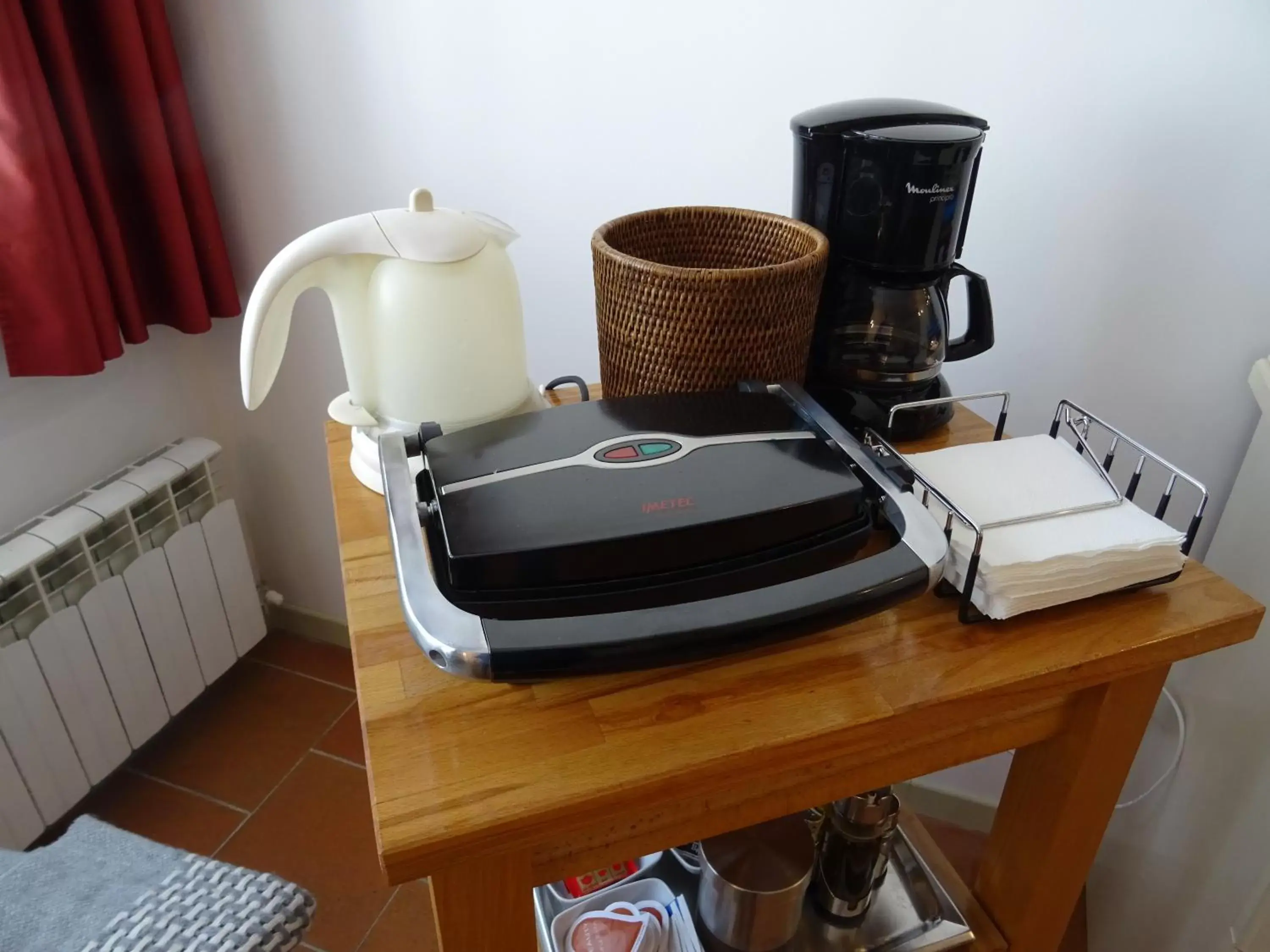 Coffee/tea facilities in CharmeRooms Villa Moroni