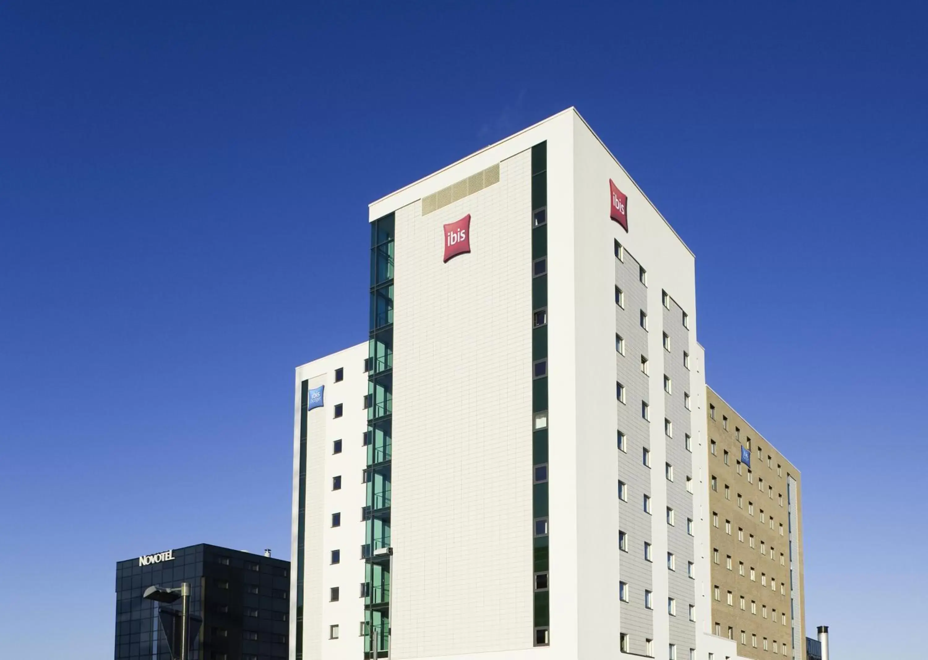 Property Building in ibis Birmingham International Airport – NEC