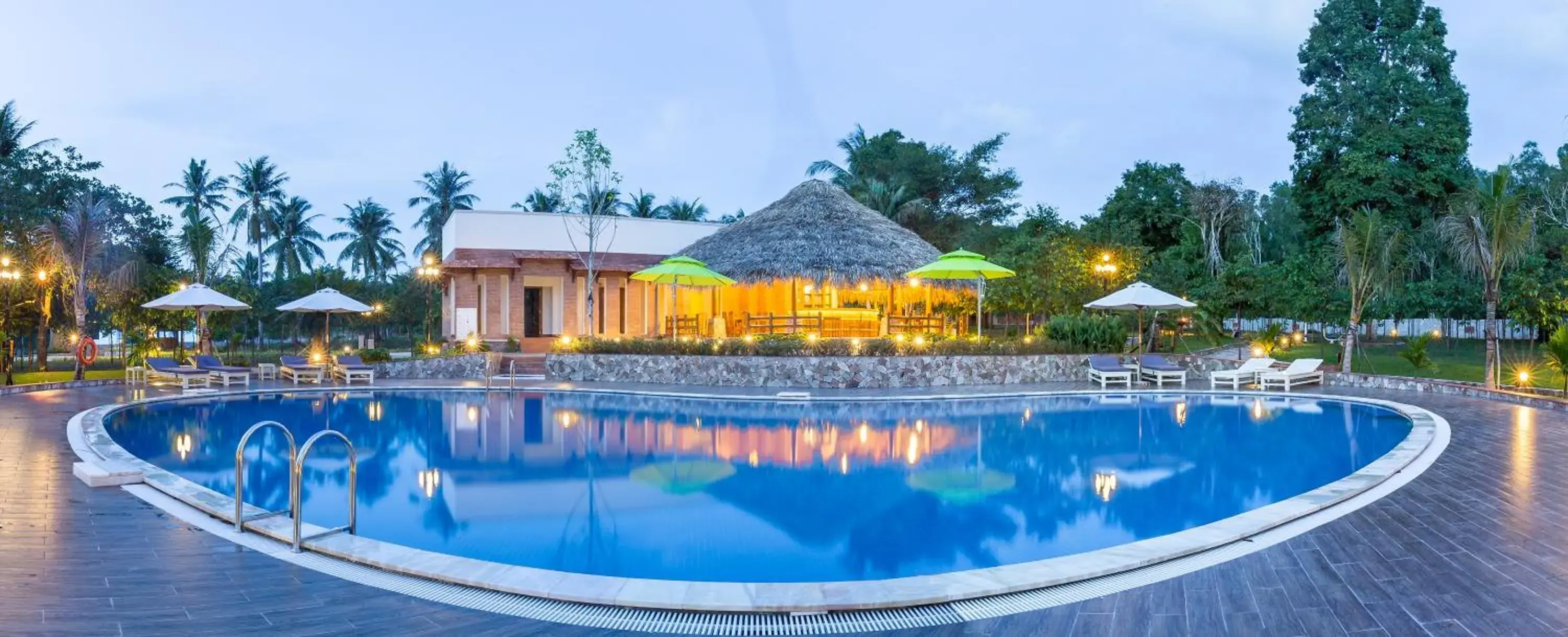 Swimming pool, Property Building in The Garden House Phu Quoc Resort