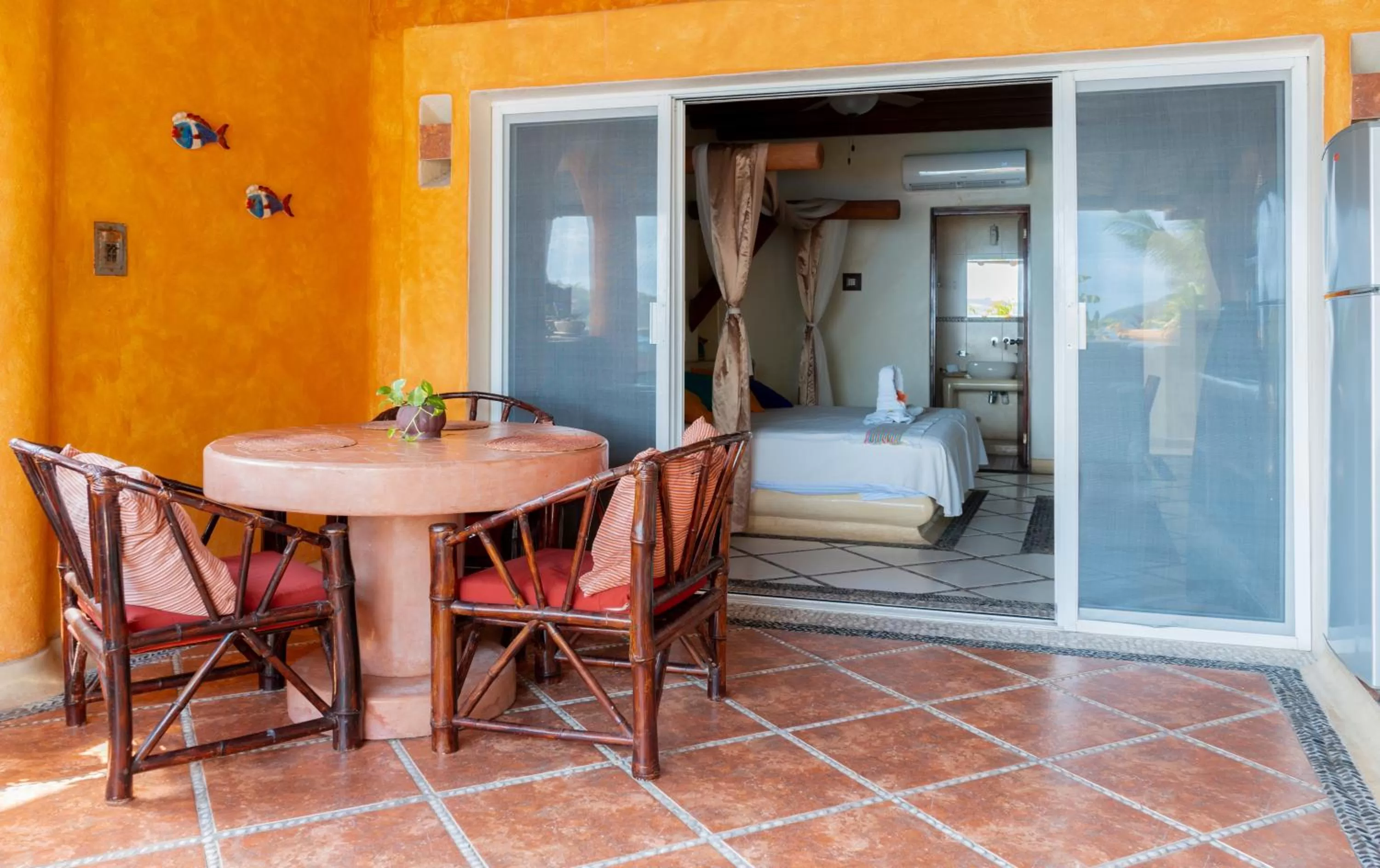 Photo of the whole room, Bed in Arena Suites