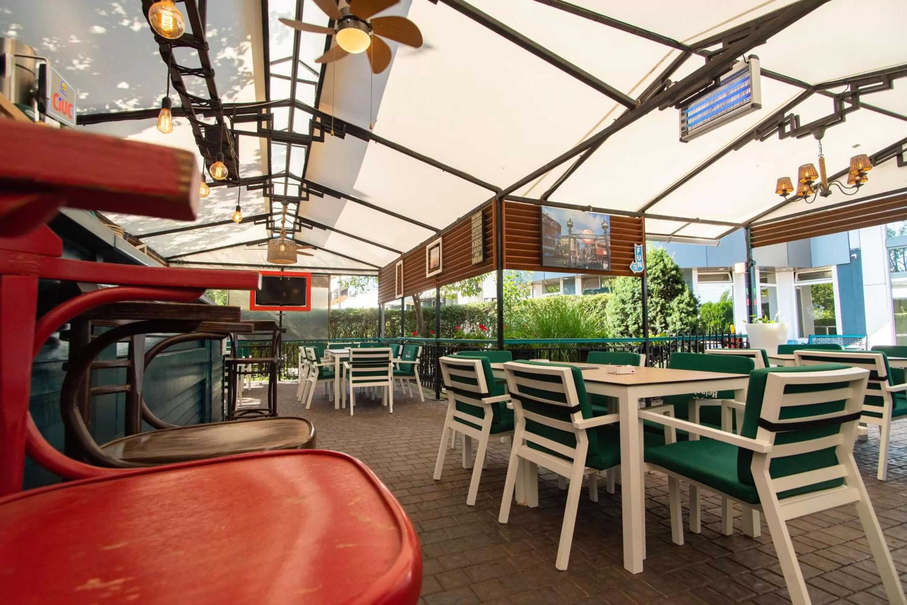 Lounge or bar in Best Western Plus Lido Hotel