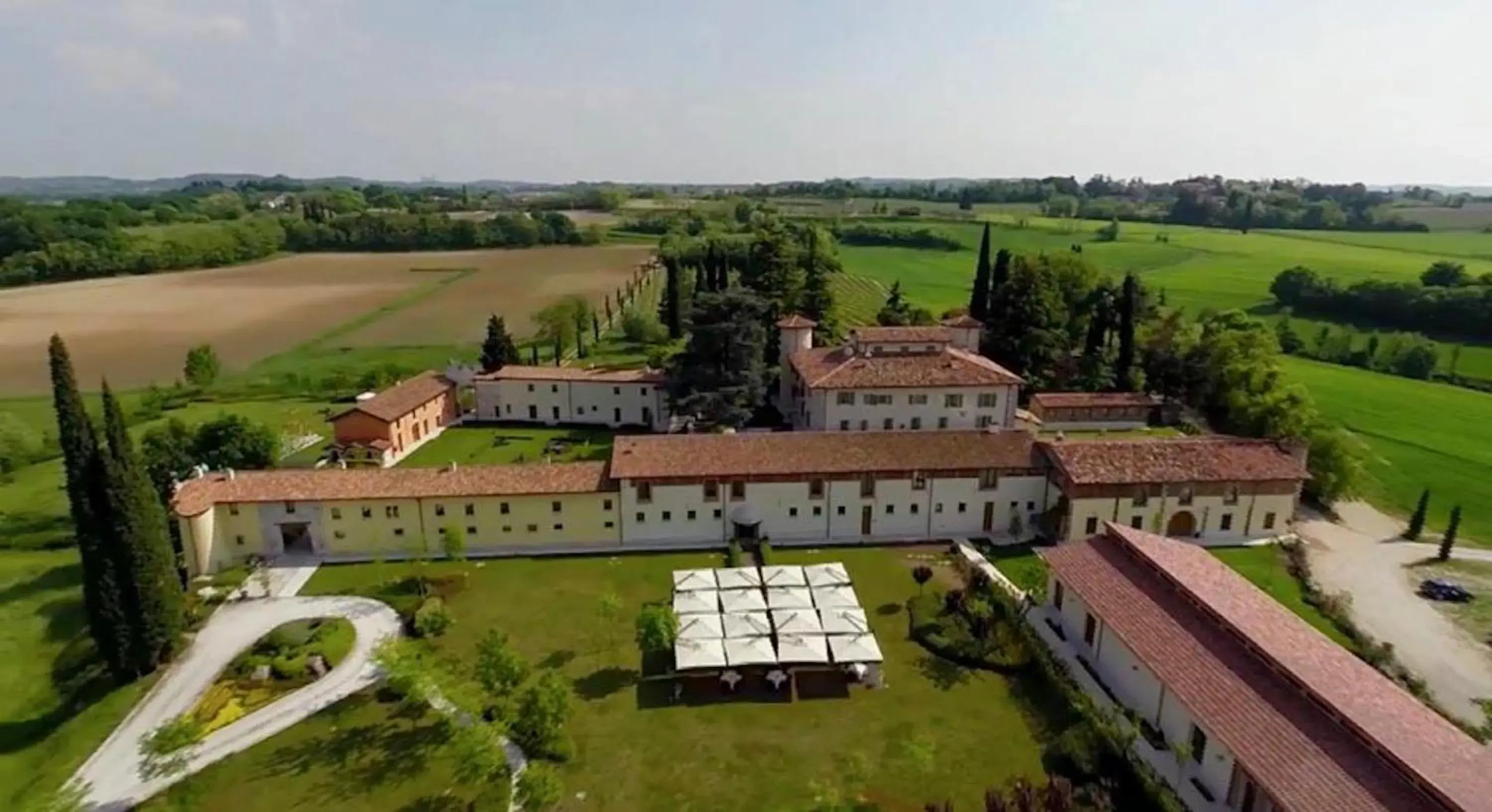 Bird's eye view, Bird's-eye View in Relais Corte Cavalli