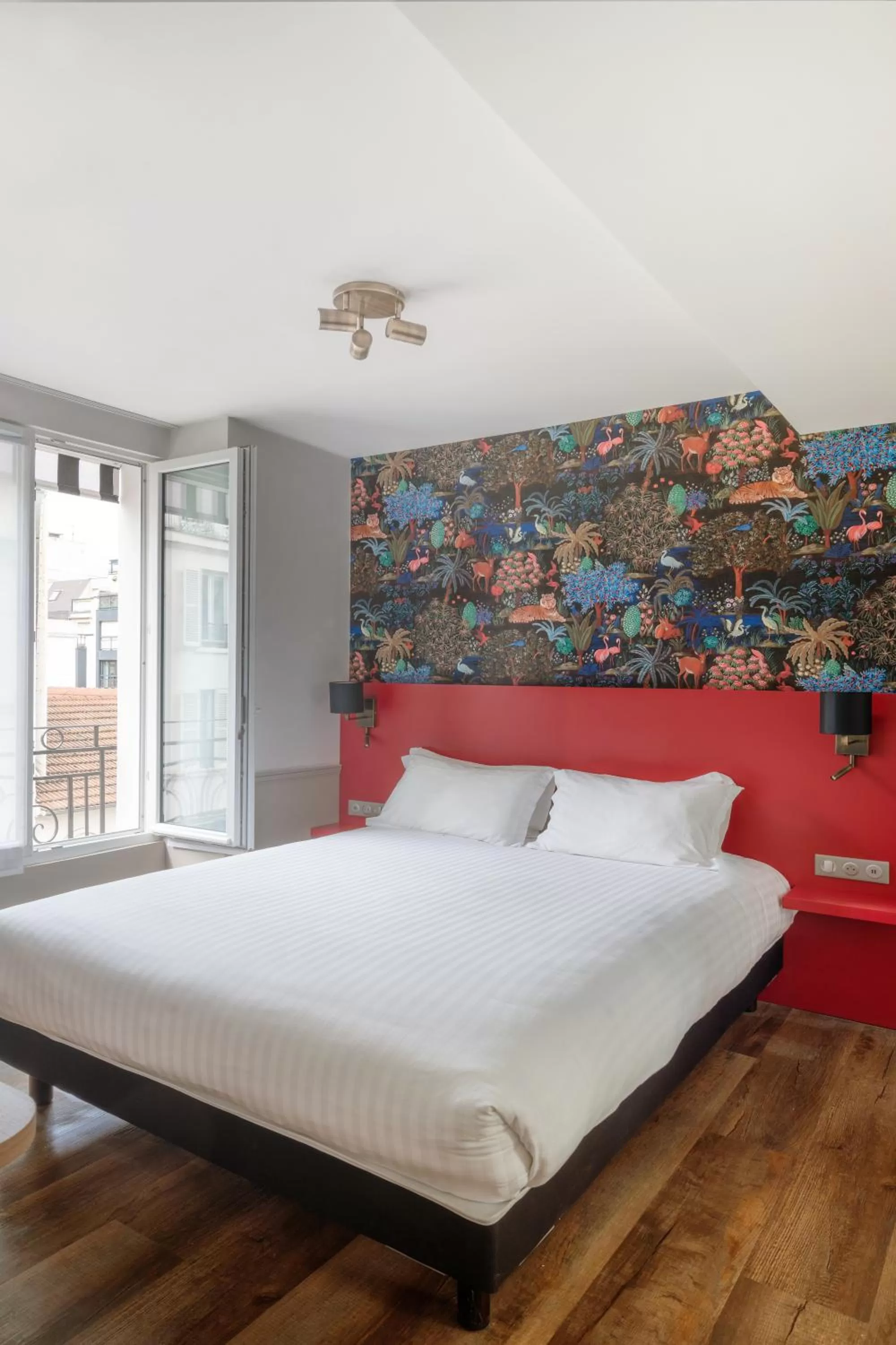 Bed in Hôtel 31 - Paris Tour Eiffel