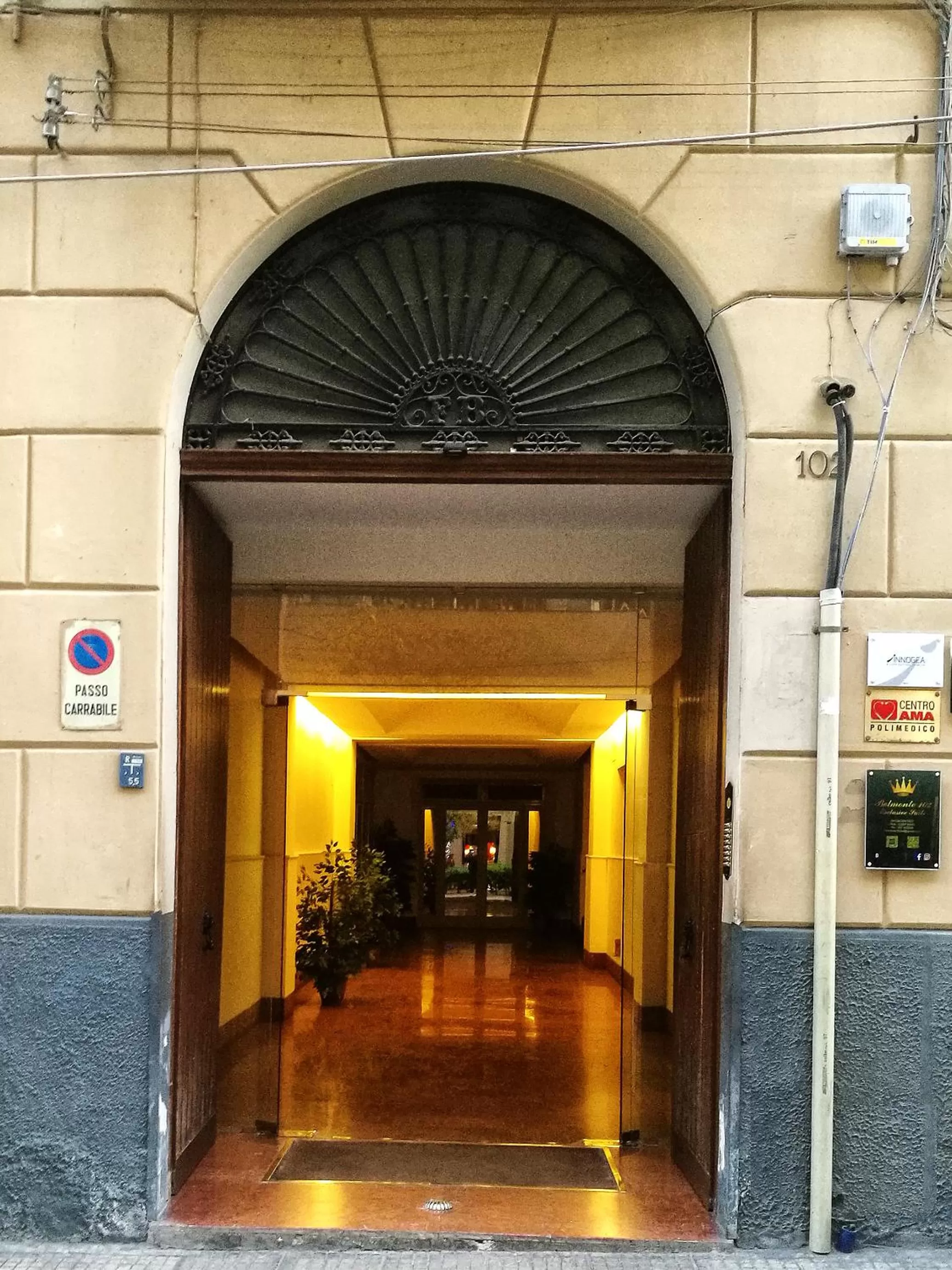 Facade/entrance in Belmonte102 Esclusive Suites