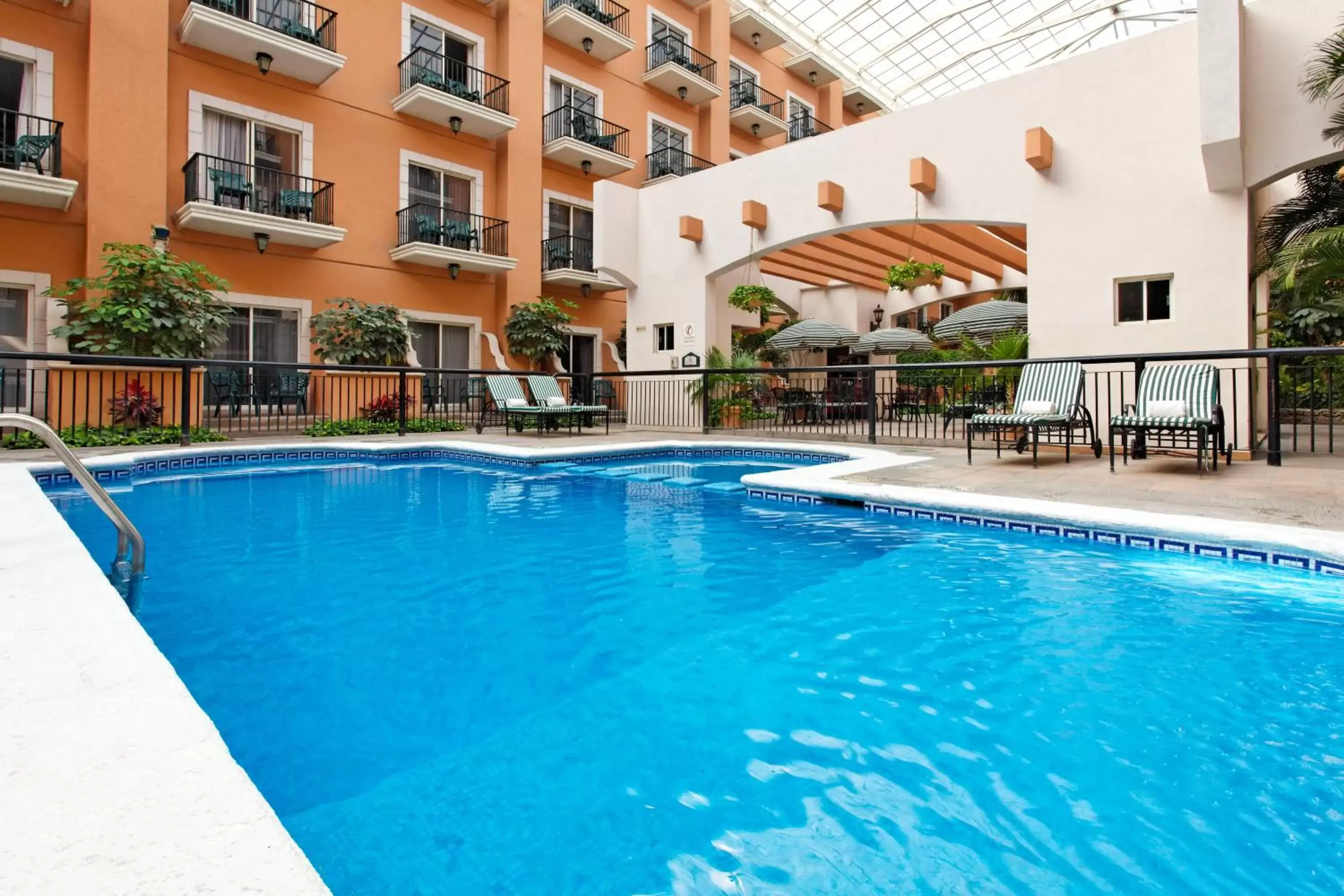 Swimming Pool in Holiday Inn Express - Monterrey - Tecnologico, an IHG Hotel