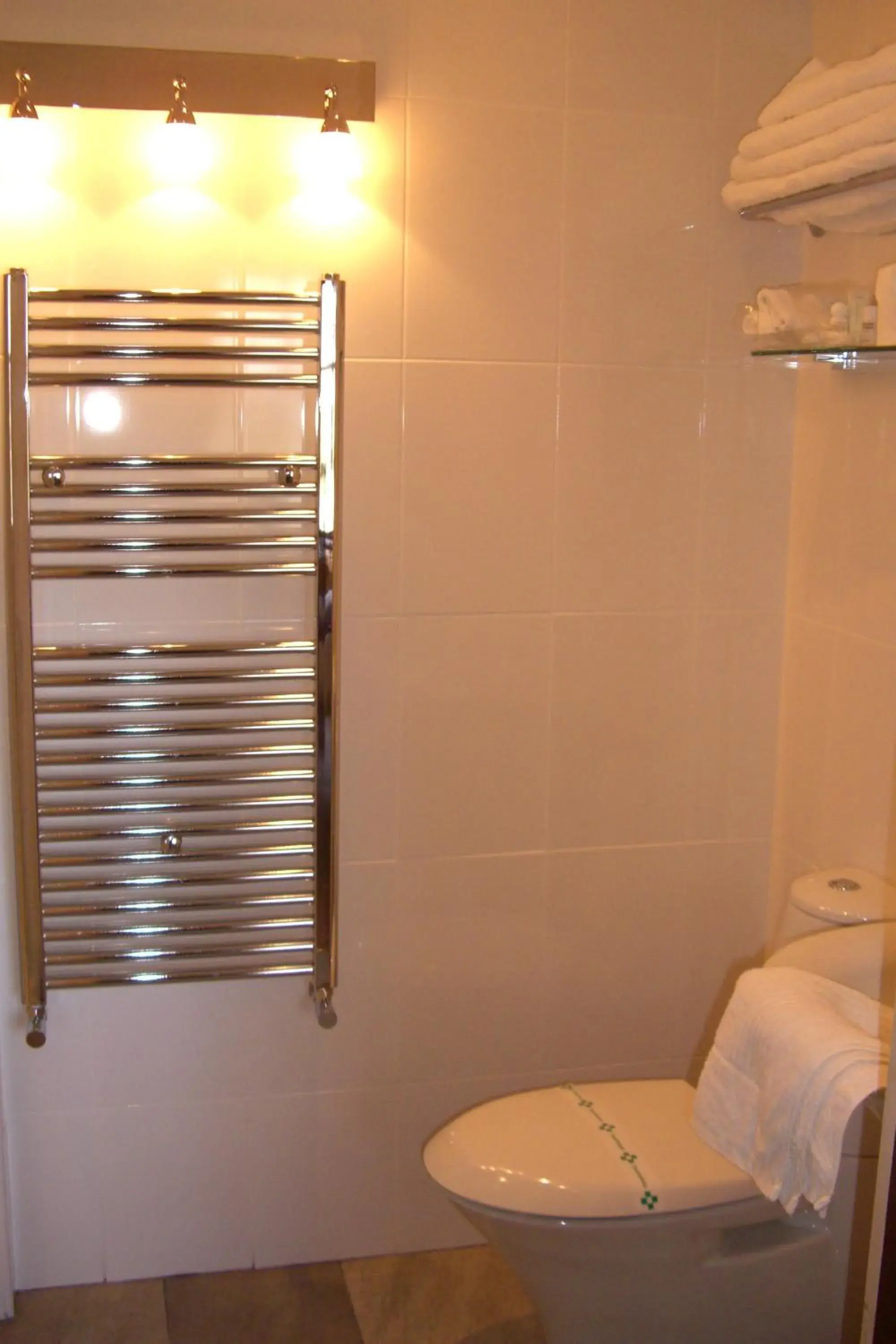 Bathroom in Ash Farm Country House