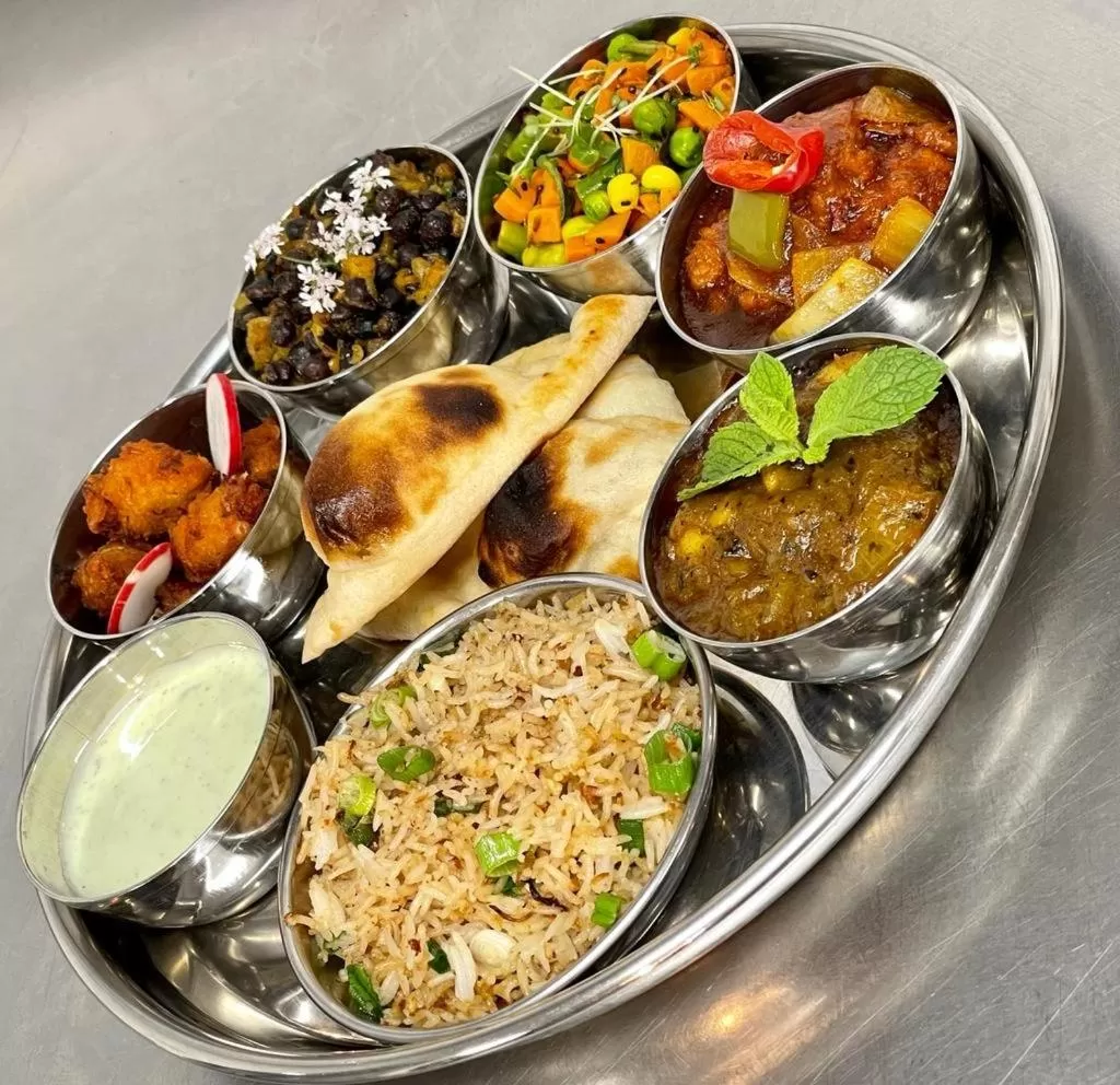 Restaurant/places to eat in The Falcon Hotel