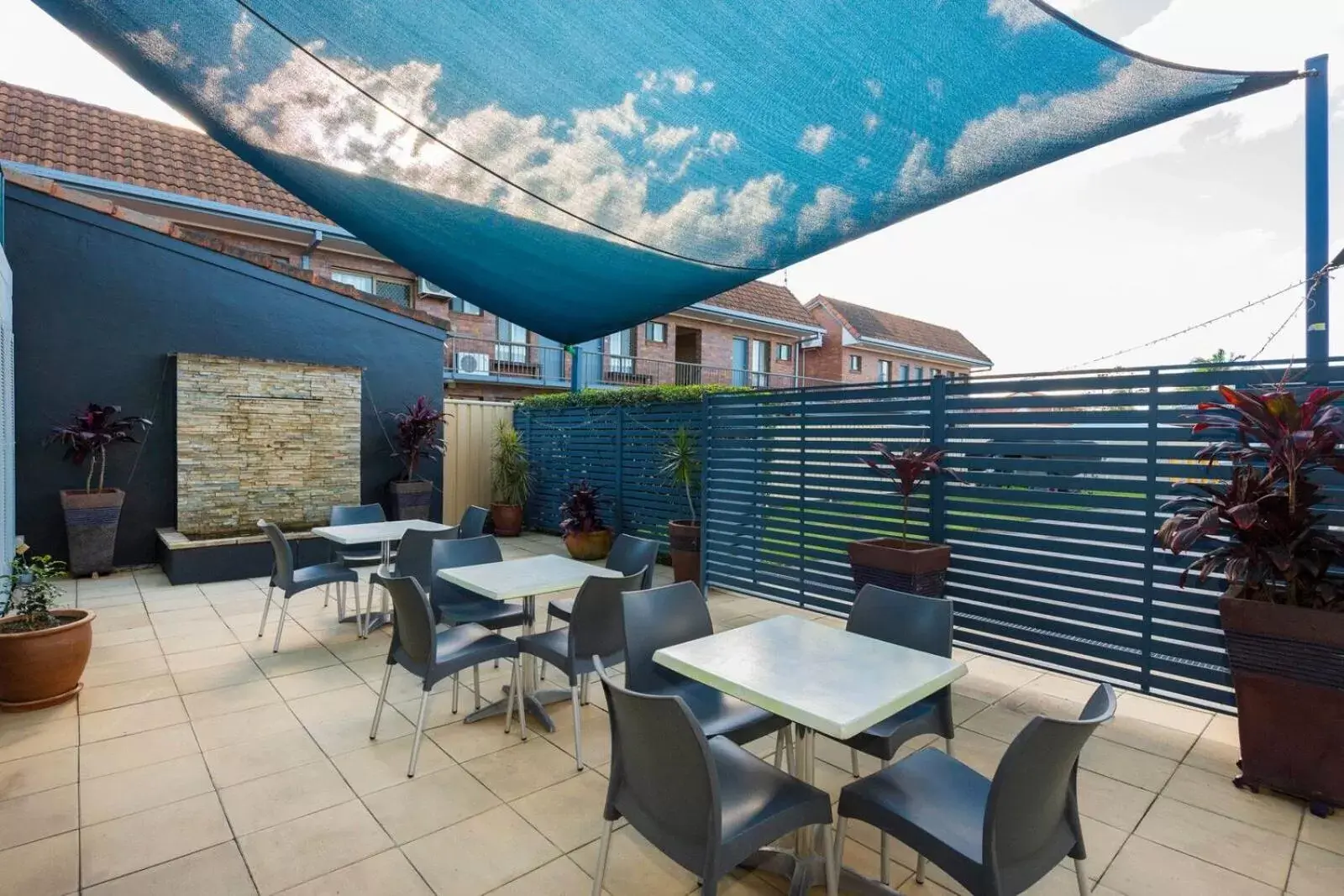 Balcony/Terrace, Restaurant/Places to Eat in Comfort Inn All Seasons
