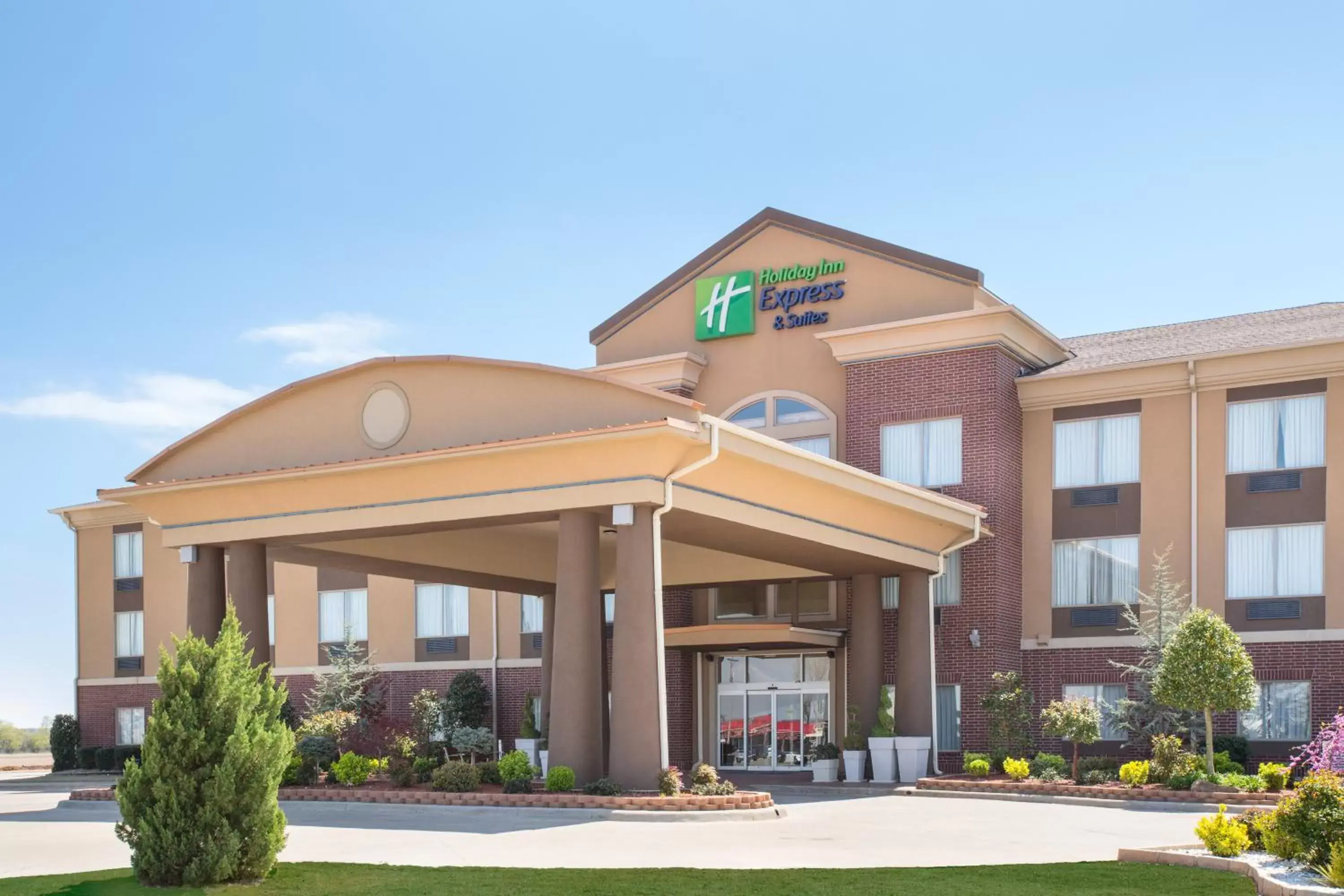 Property building in Holiday Inn Express and Suites Hotel - Pauls Valley by IHG Property building in Holiday Inn Express and Suites Hotel - Pauls Valley by IHG