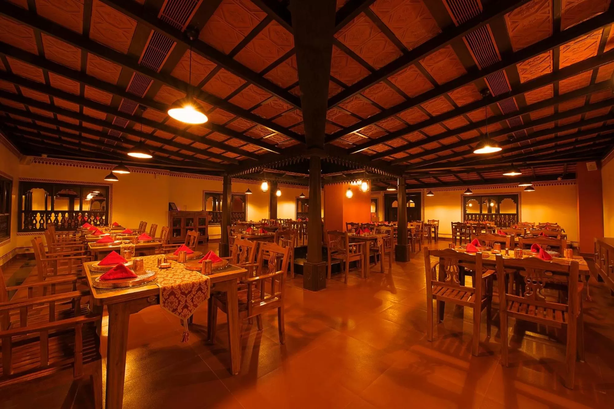 Restaurant/Places to Eat in White Lotus Hotel