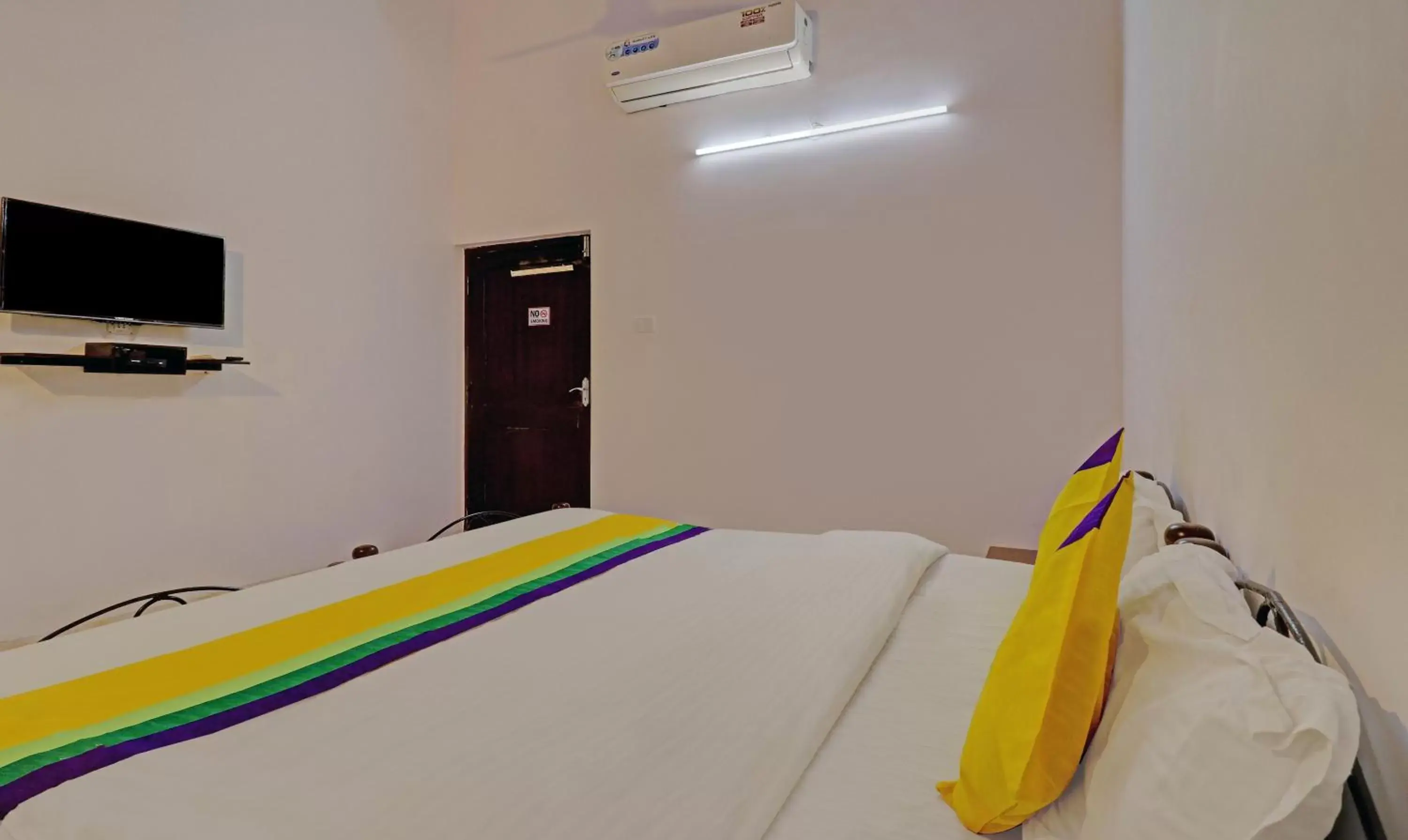 Bedroom, Bed in Itsy Hotels Vailankanni Natures Inn Bedroom, Bed in Itsy Hotels Vailankanni Natures Inn