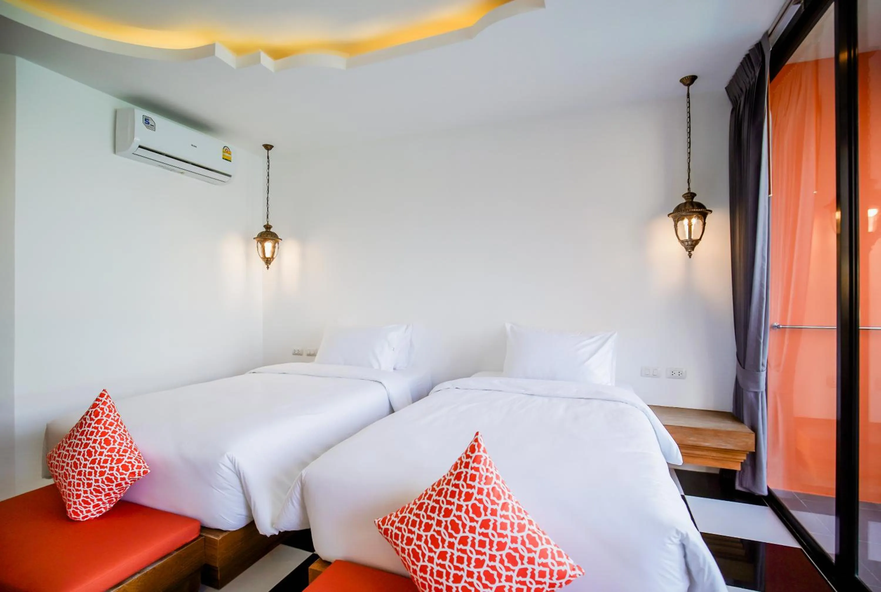 Bed in Khaleej Mass Hotel Patong