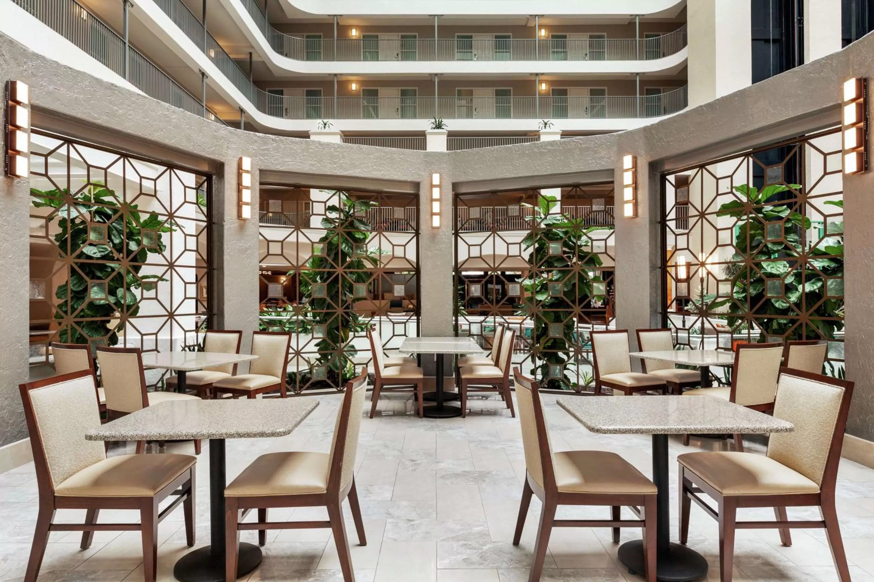 Lobby or reception in Embassy Suites by Hilton Santa Ana Orange County Airport