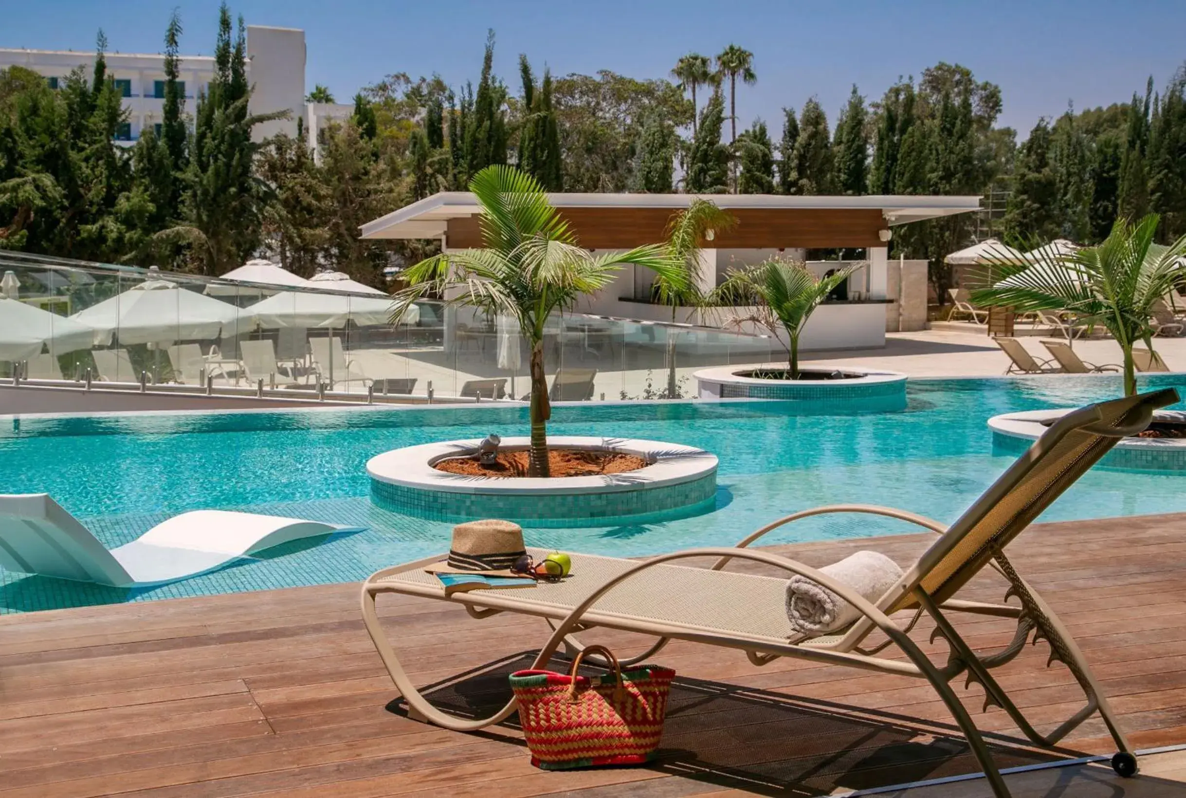 Lounge or bar, Swimming Pool in Asterias Beach Hotel