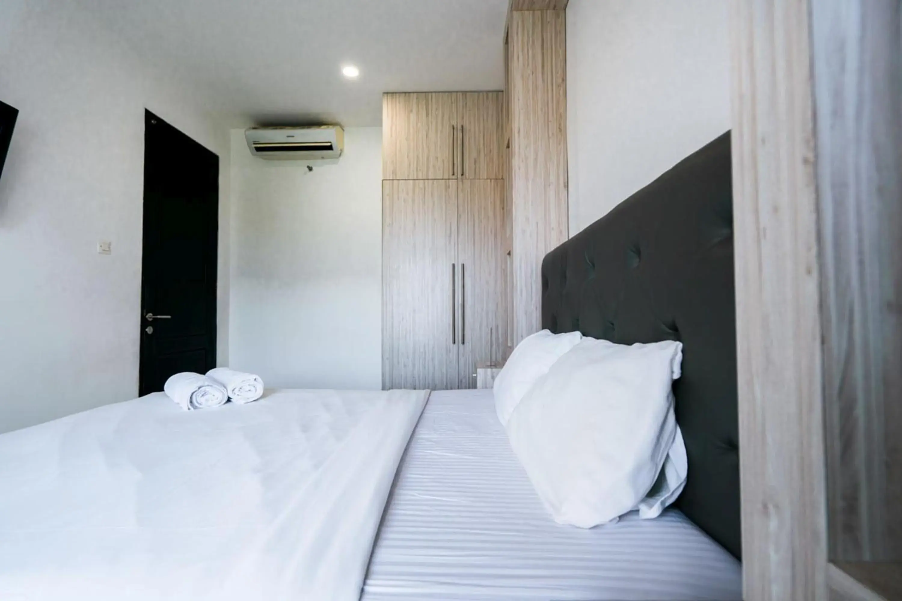 Bedroom, Bed in The Lavana Townhouse Sanur