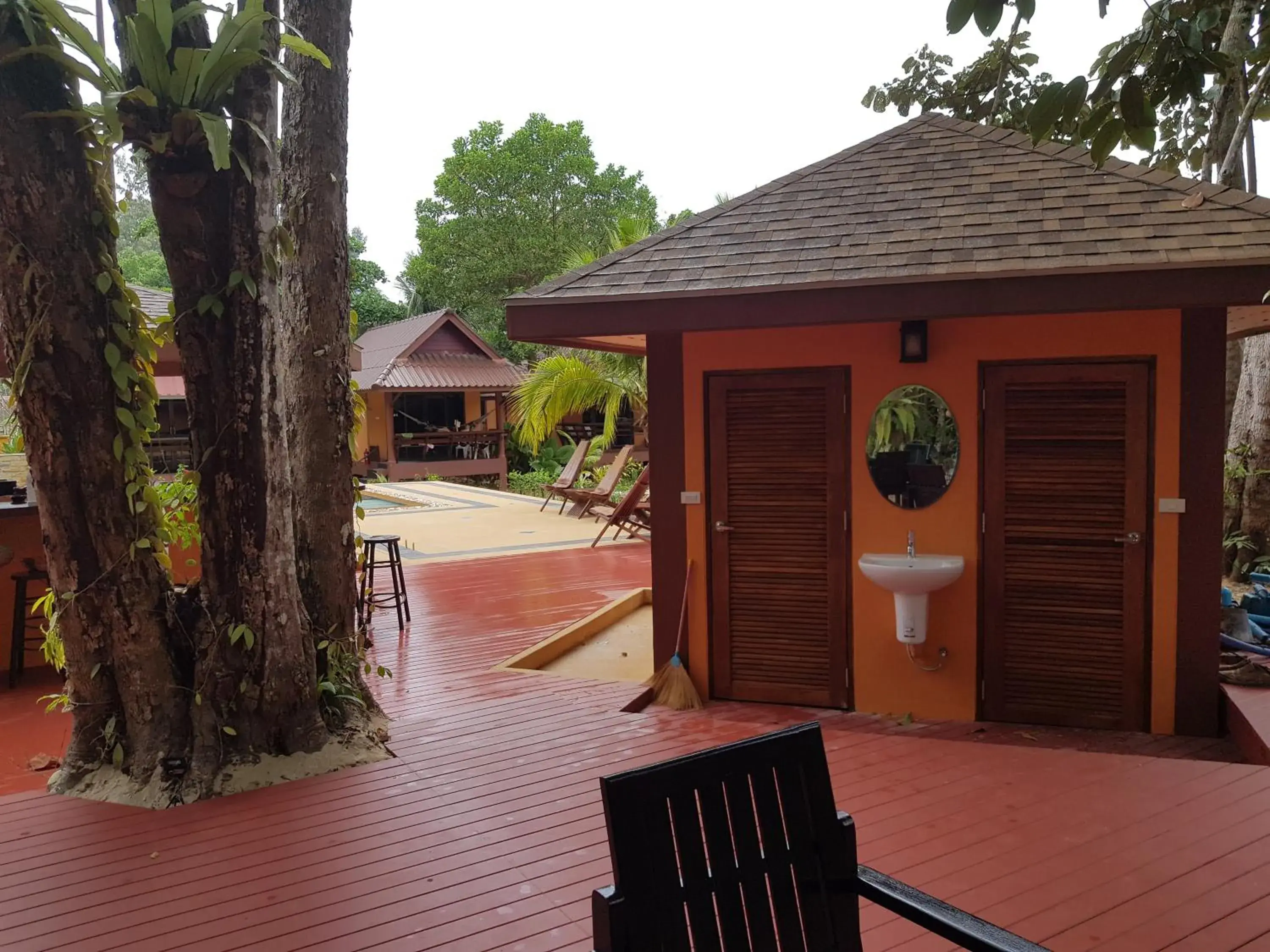 Swimming pool in Lanta Pearl Beach Resort