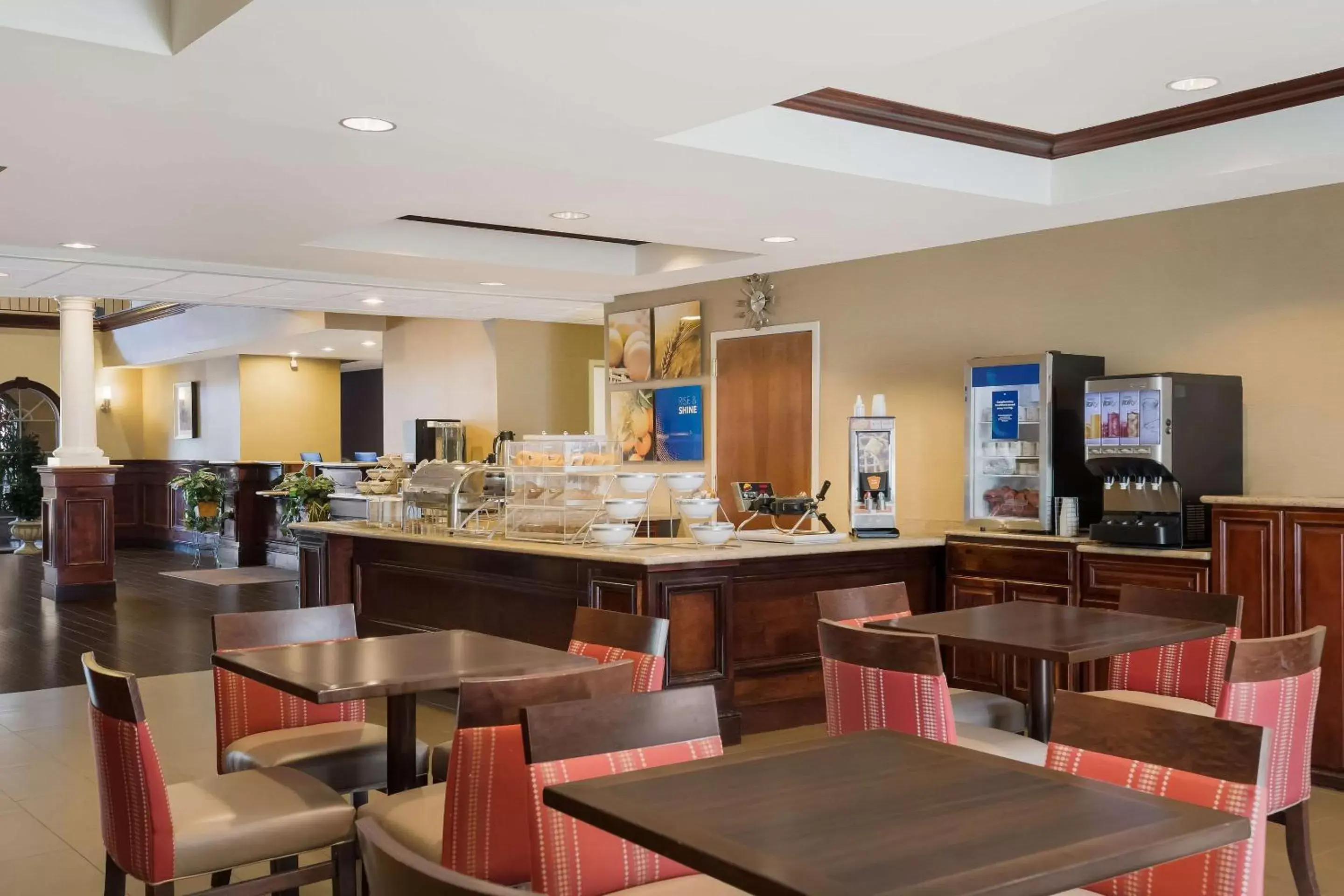 Breakfast in Comfort Suites Near University Breakfast in Comfort Suites Near University