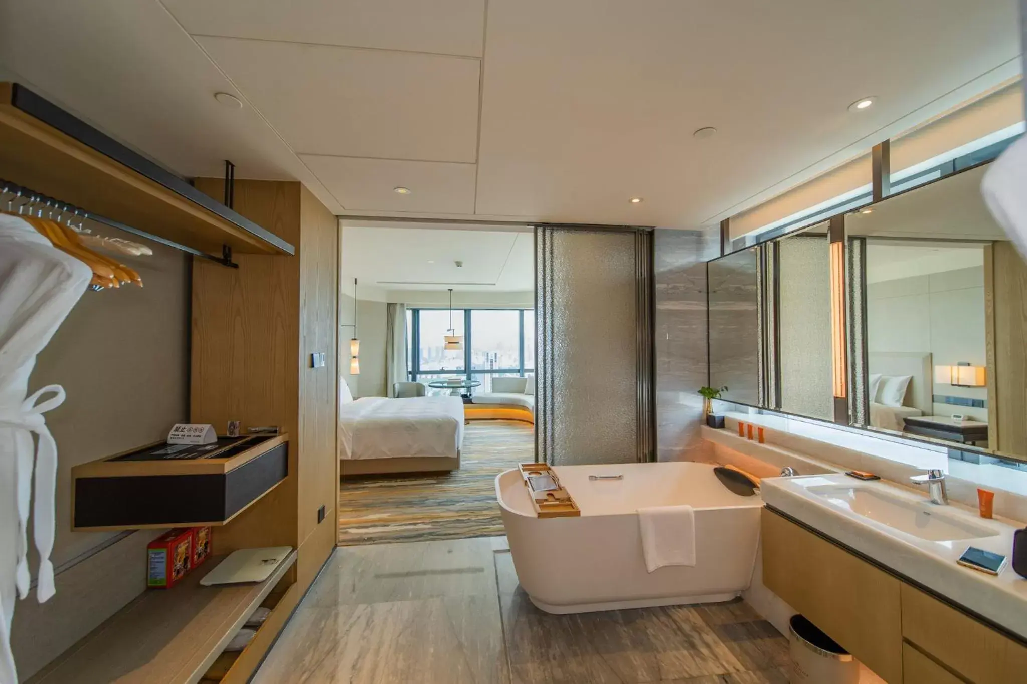 Photo of the whole room, Bathroom in Crowne Plaza Shenzhen Nanshan, an IHG Hotel