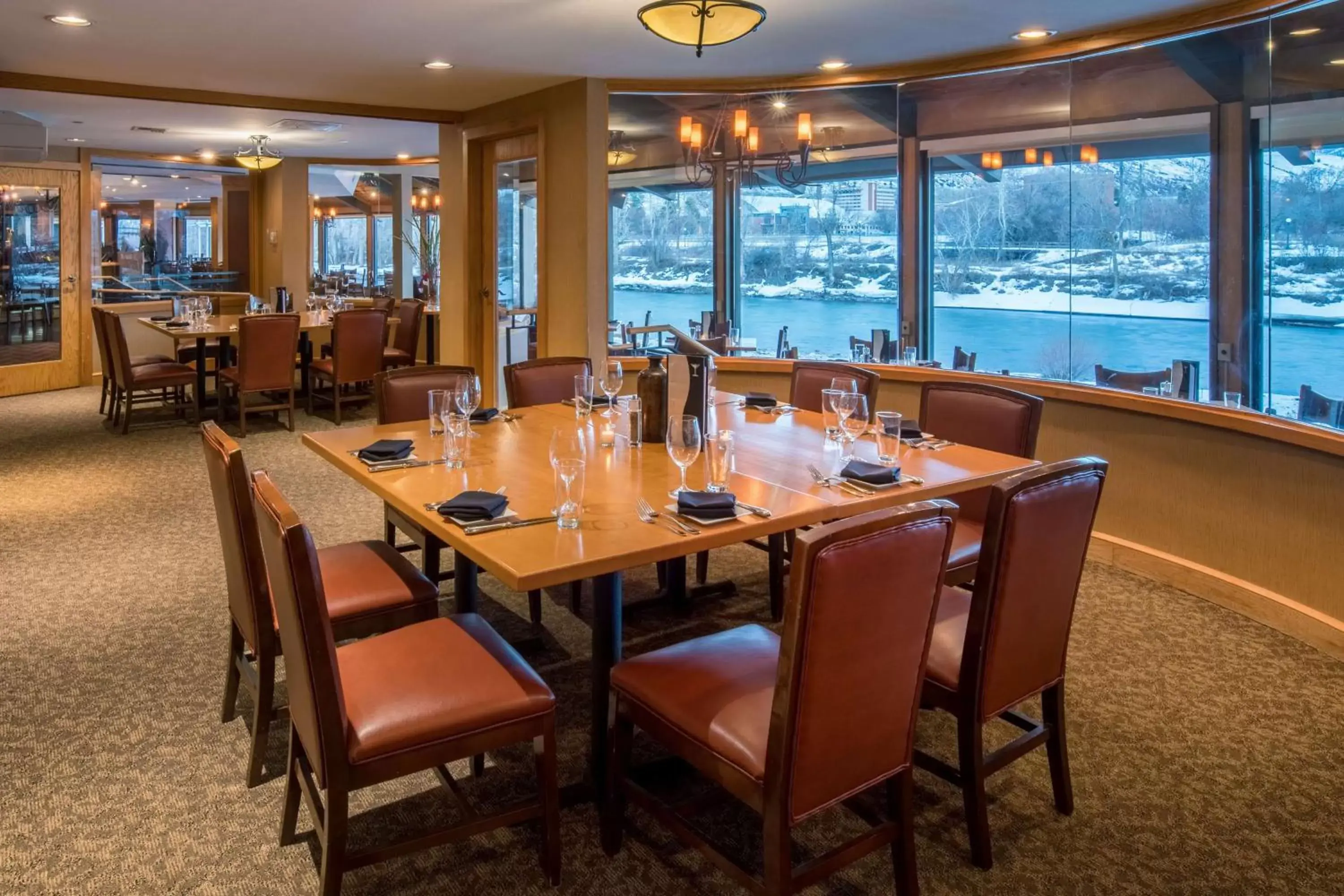 Restaurant/places to eat in DoubleTree by Hilton Missoula Edgewater Restaurant/places to eat in DoubleTree by Hilton Missoula Edgewater