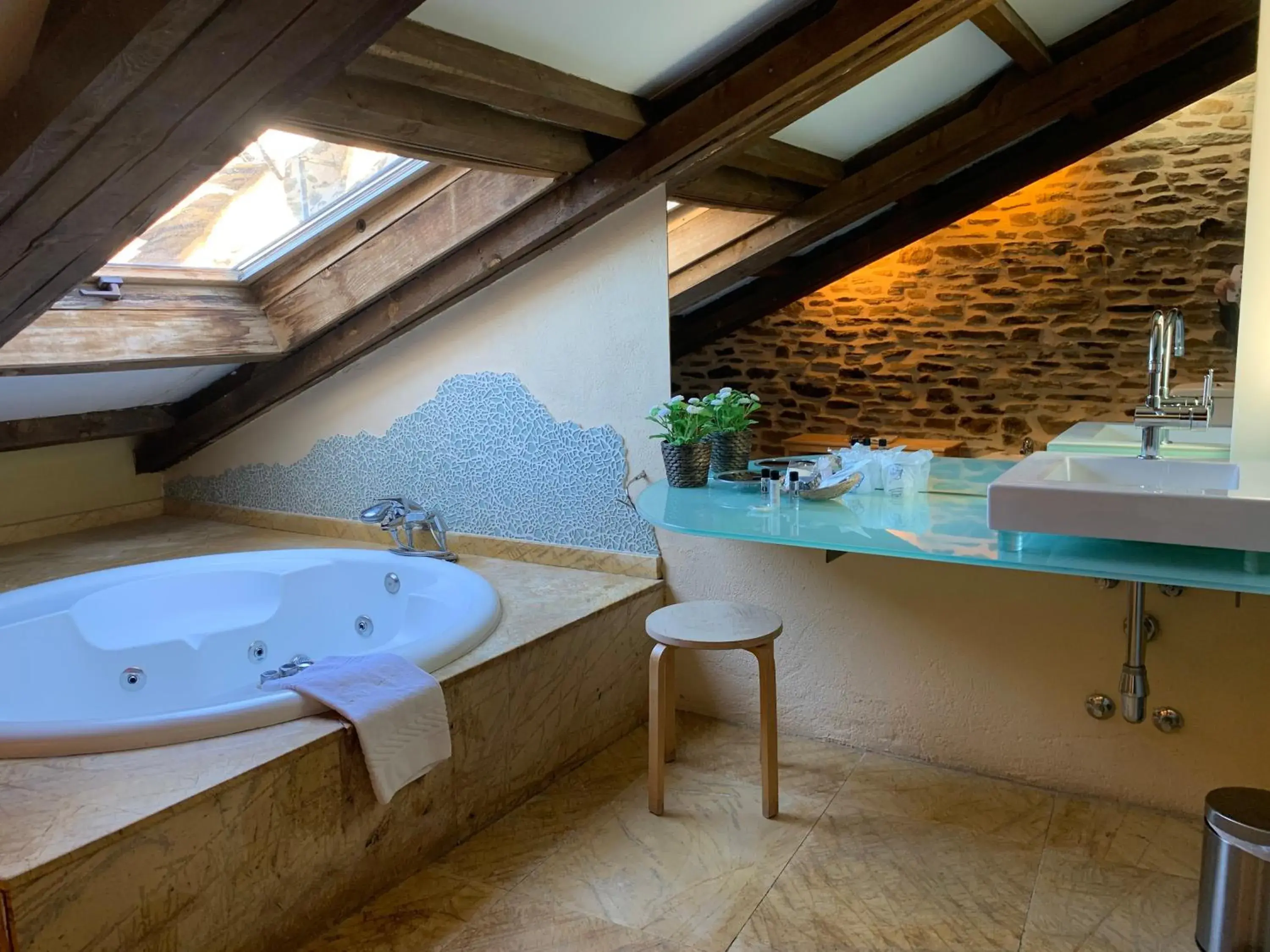 Hot Tub, Bathroom in Posada Real La Carteria