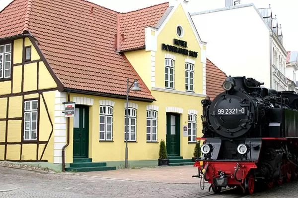 Facade/entrance in Hotel Doberaner Hof