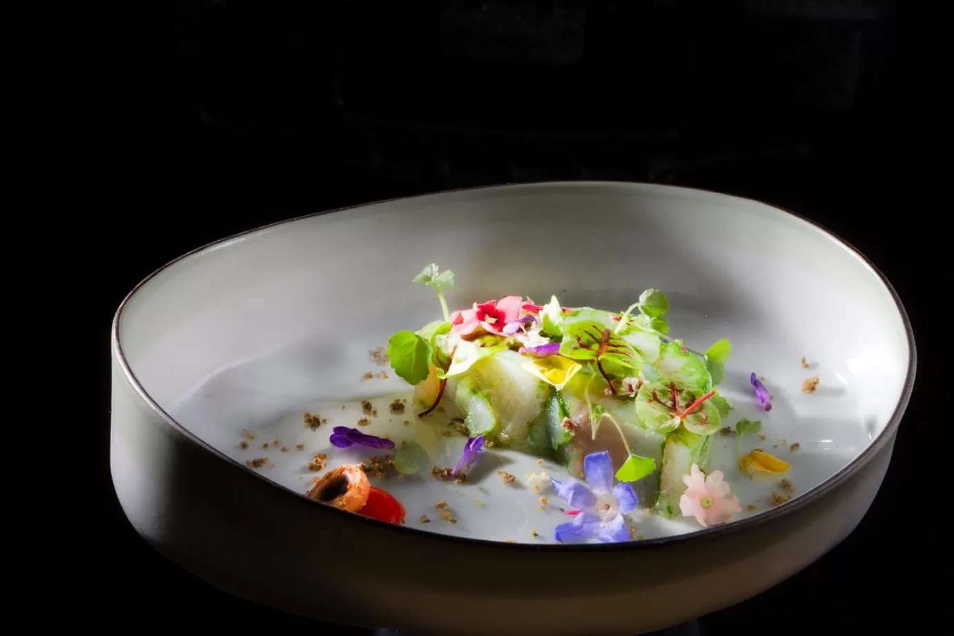 Restaurant/places to eat in Les Trésoms Lake and Spa Resort