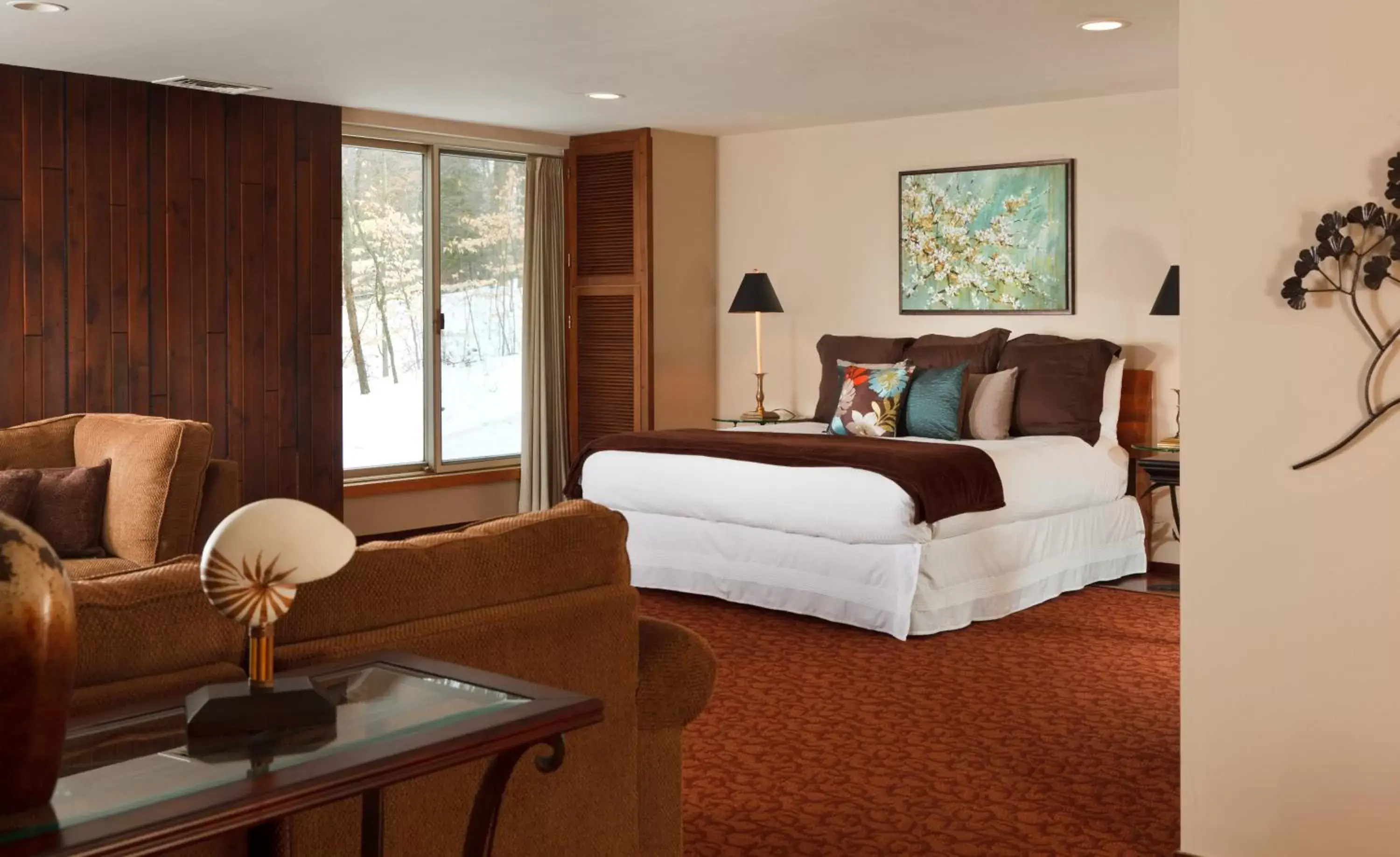 Day, Bed in The Inn at Honey Run Millersburg Day, Bed in The Inn at Honey Run Millersburg