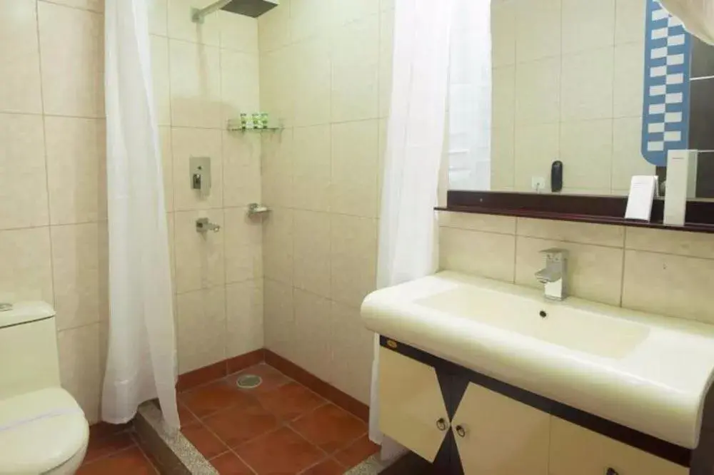 Bathroom in Zenith Hotel - Delhi Airport