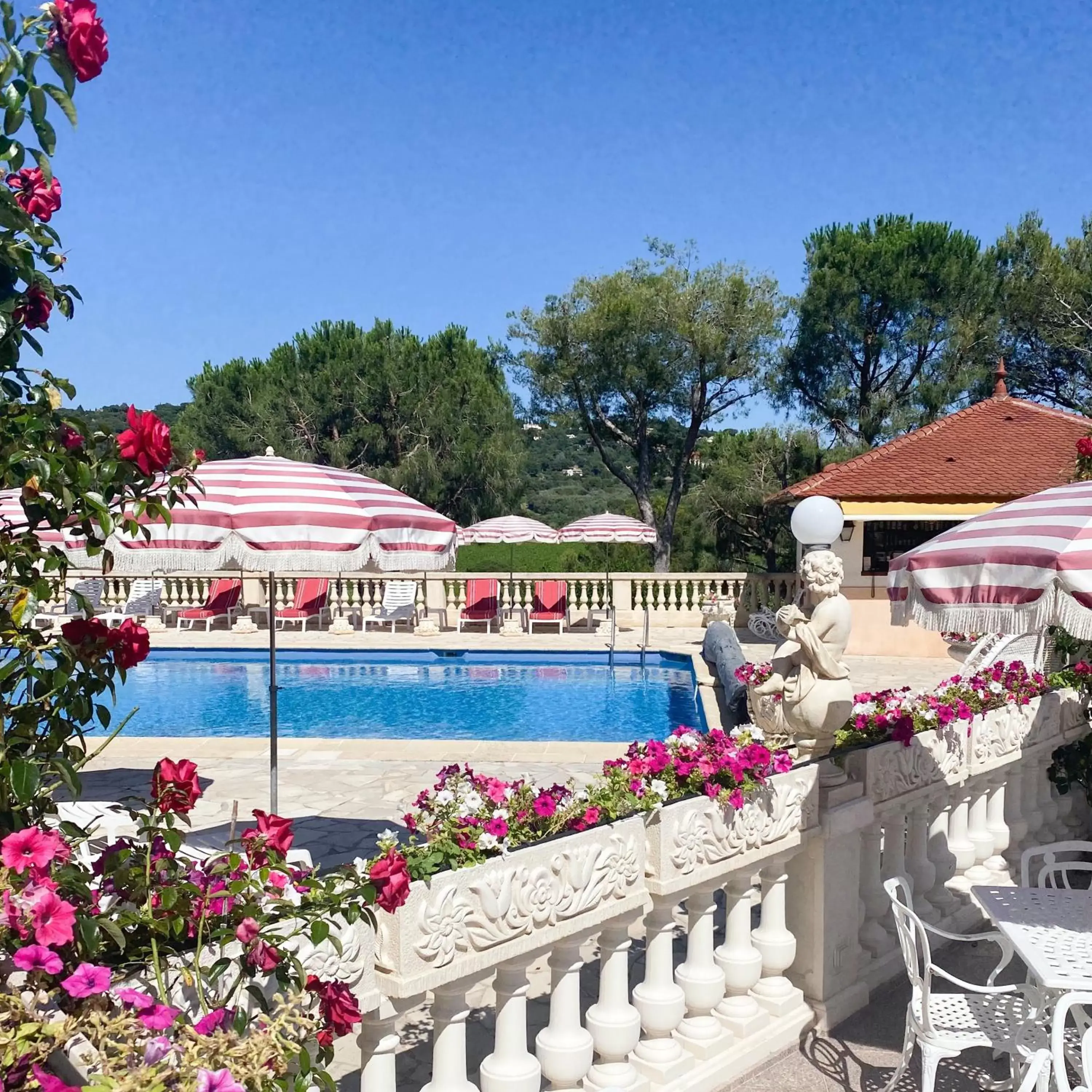 Swimming pool in Le Château de Mei Lese