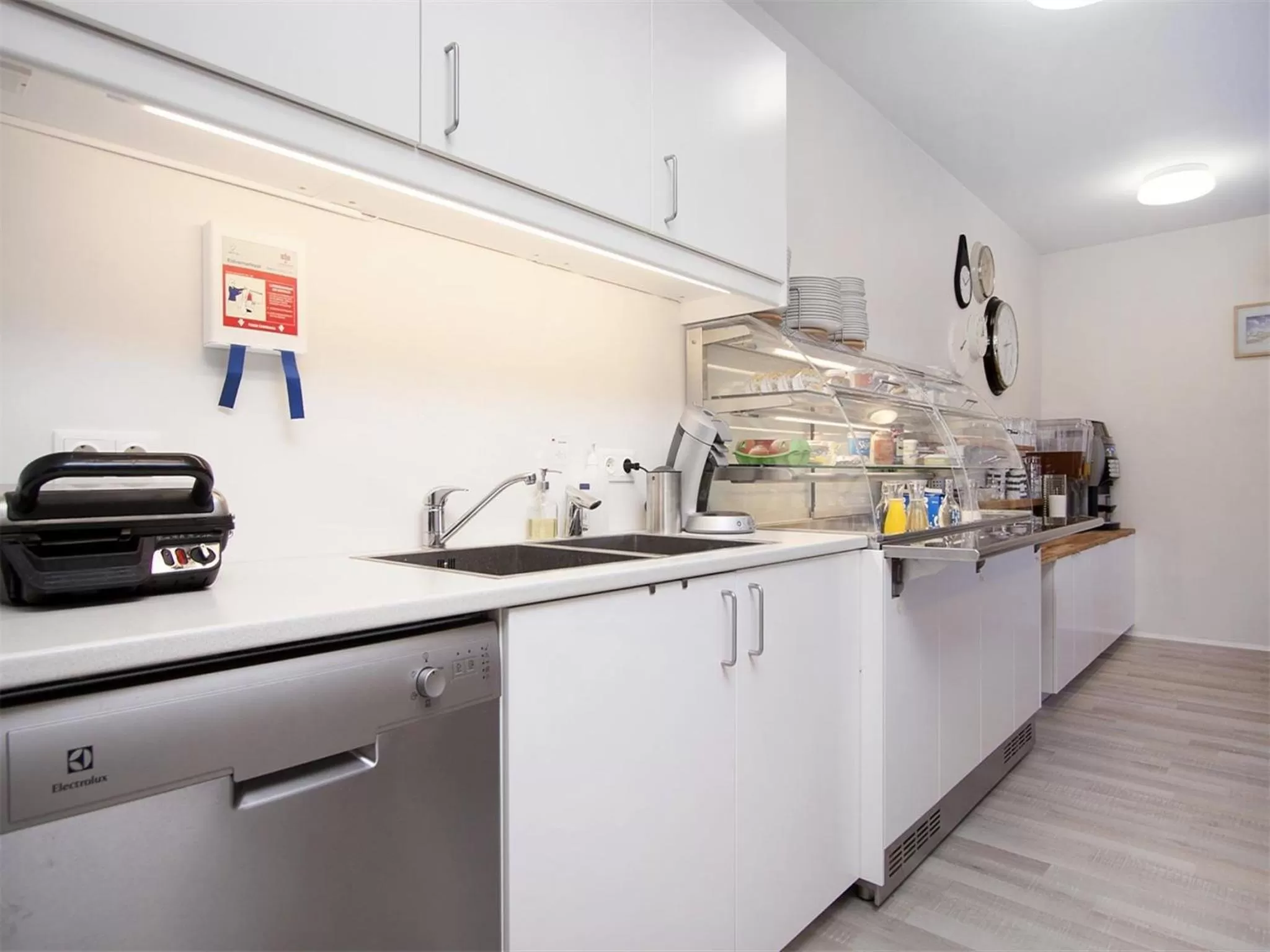 Coffee/tea facilities in KEF Guesthouse by Keflavík airport