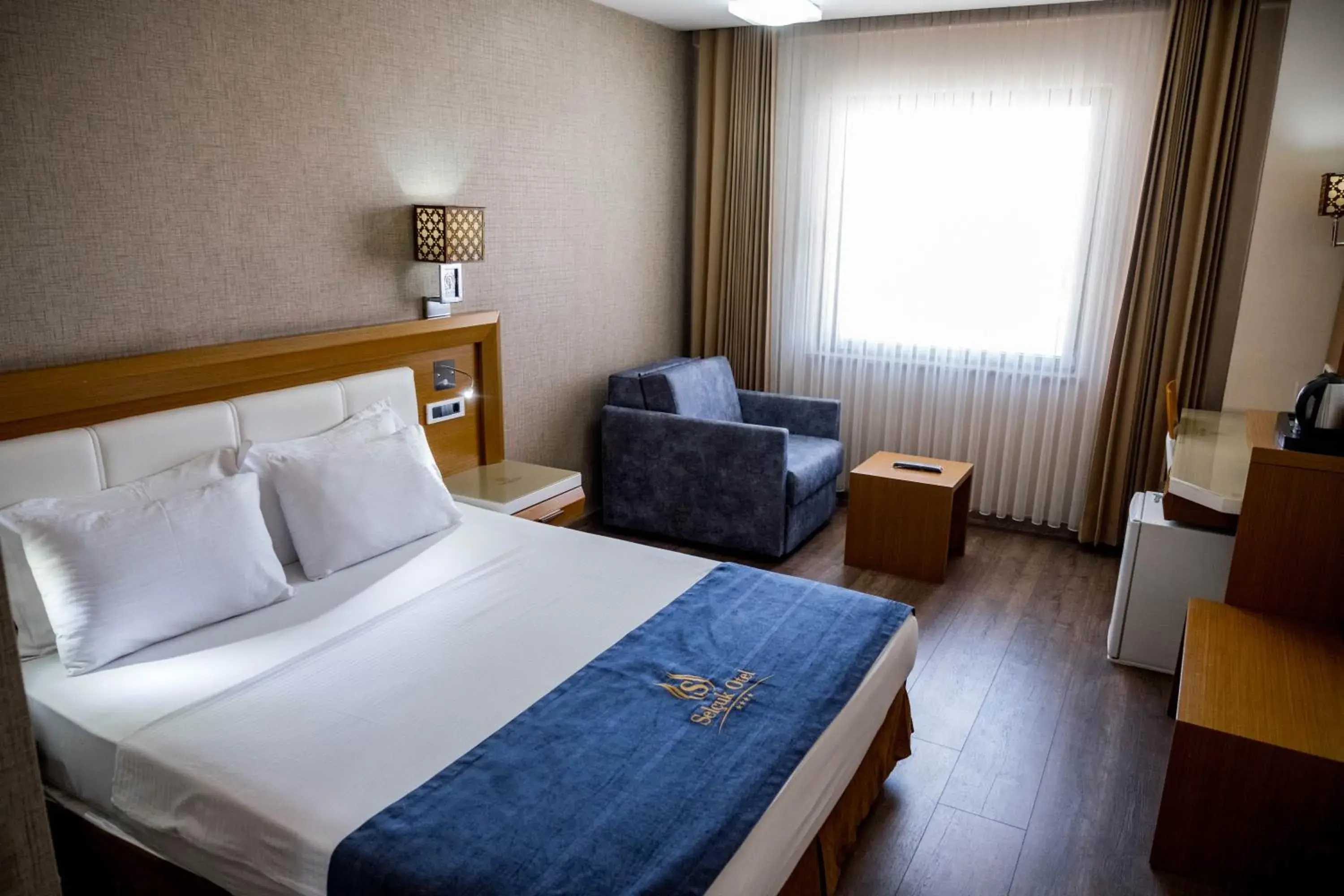 Photo of the whole room, Bed in Selcuk Hotel Sems-i Tebrizi