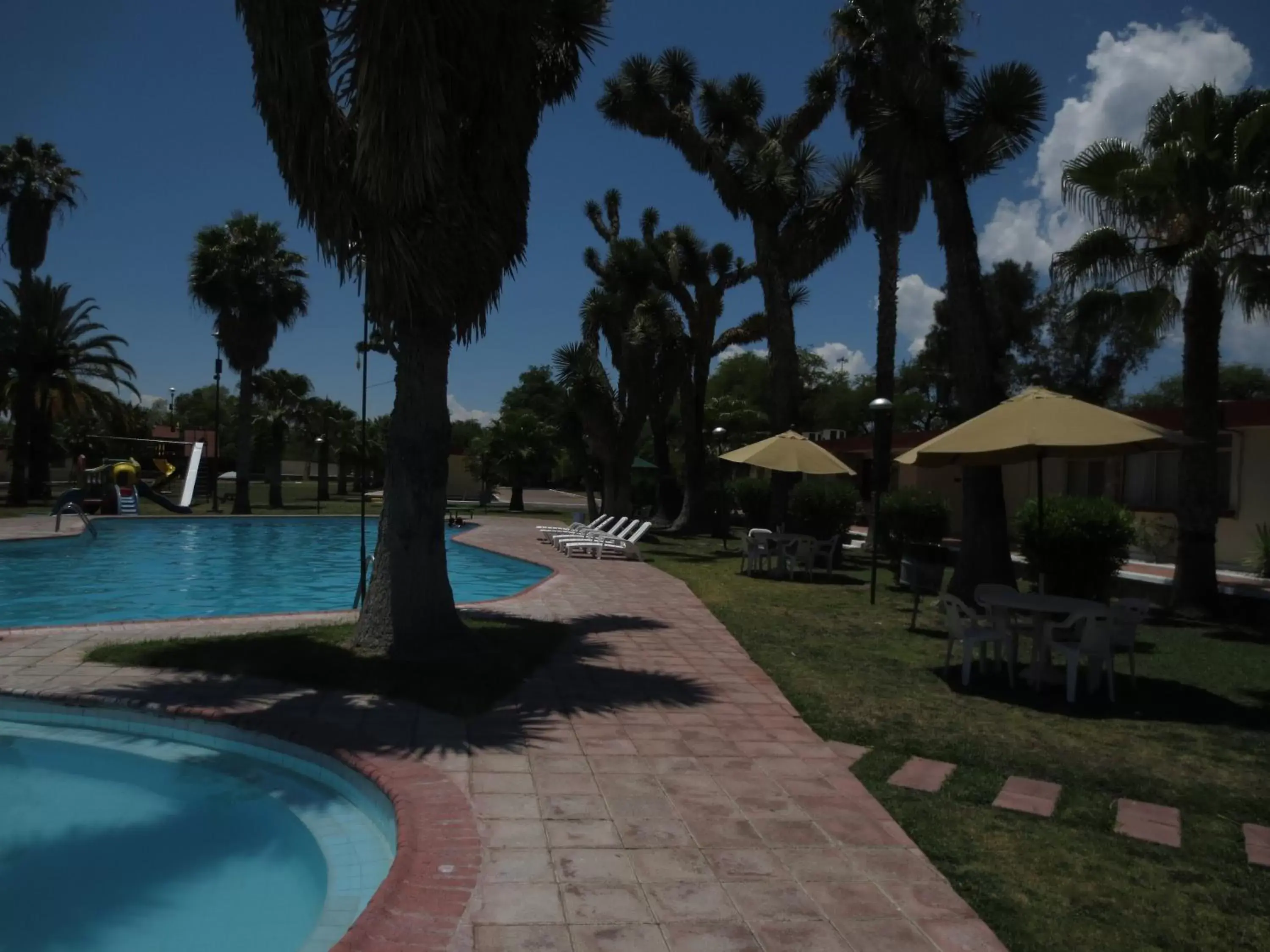 Day, Swimming Pool in Hotel Las Palmas Midway Inn