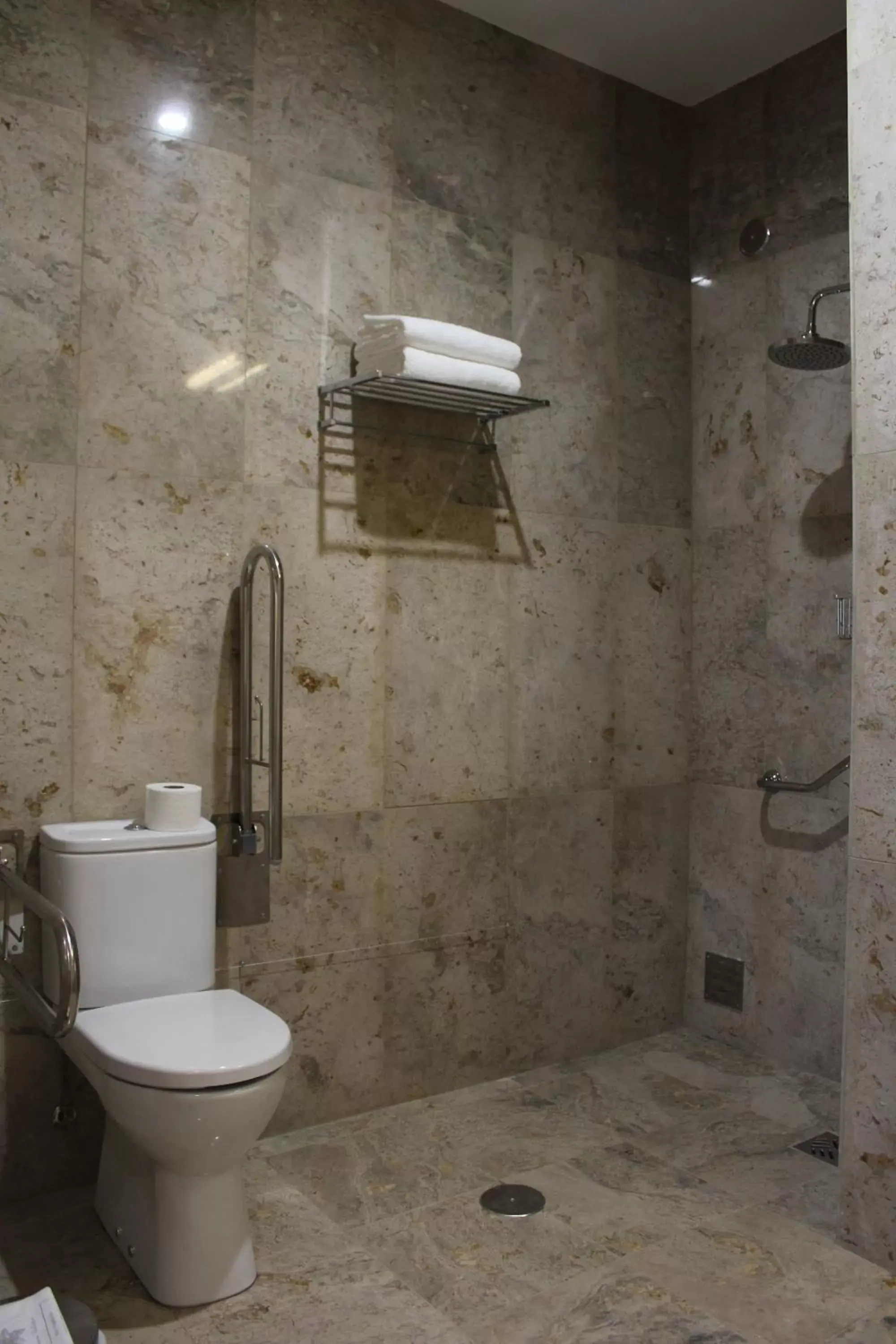 Toilet, Bathroom in Hotel Ibn-Arrik