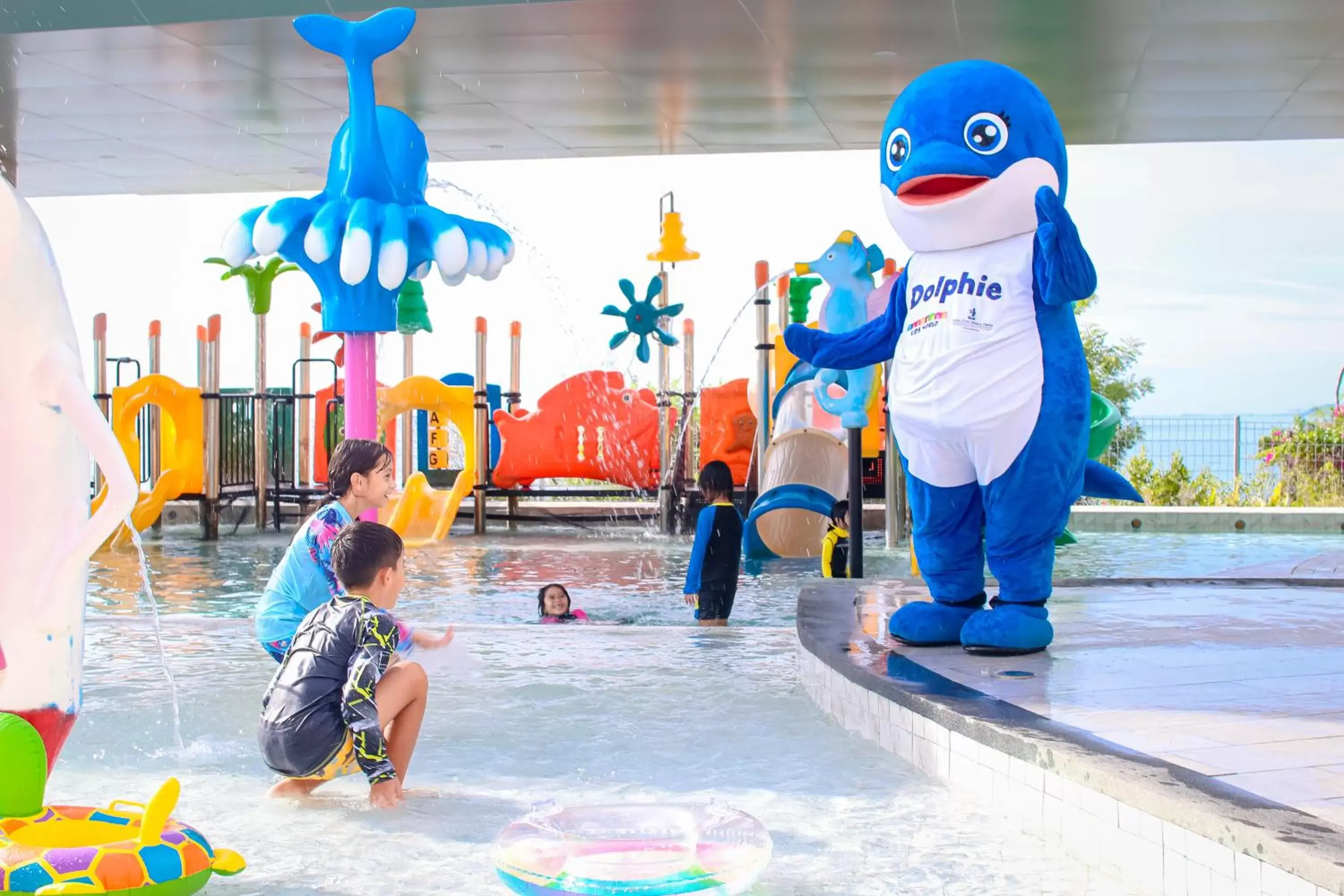 Swimming pool, Children in Royal Cliff Beach Hotel Pattaya