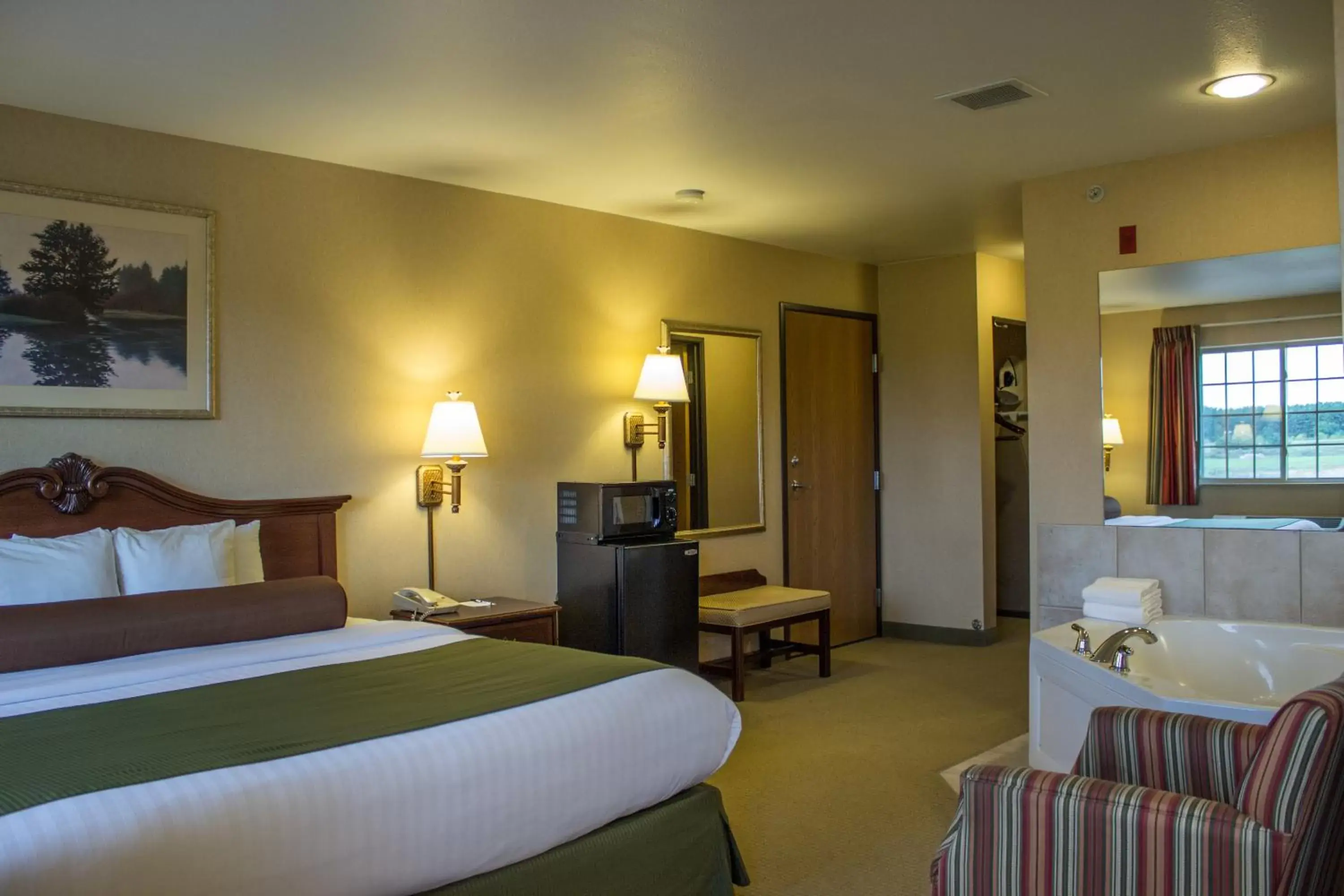 Bed in Boarders Inn & Suites by Cobblestone Hotels - Shawano