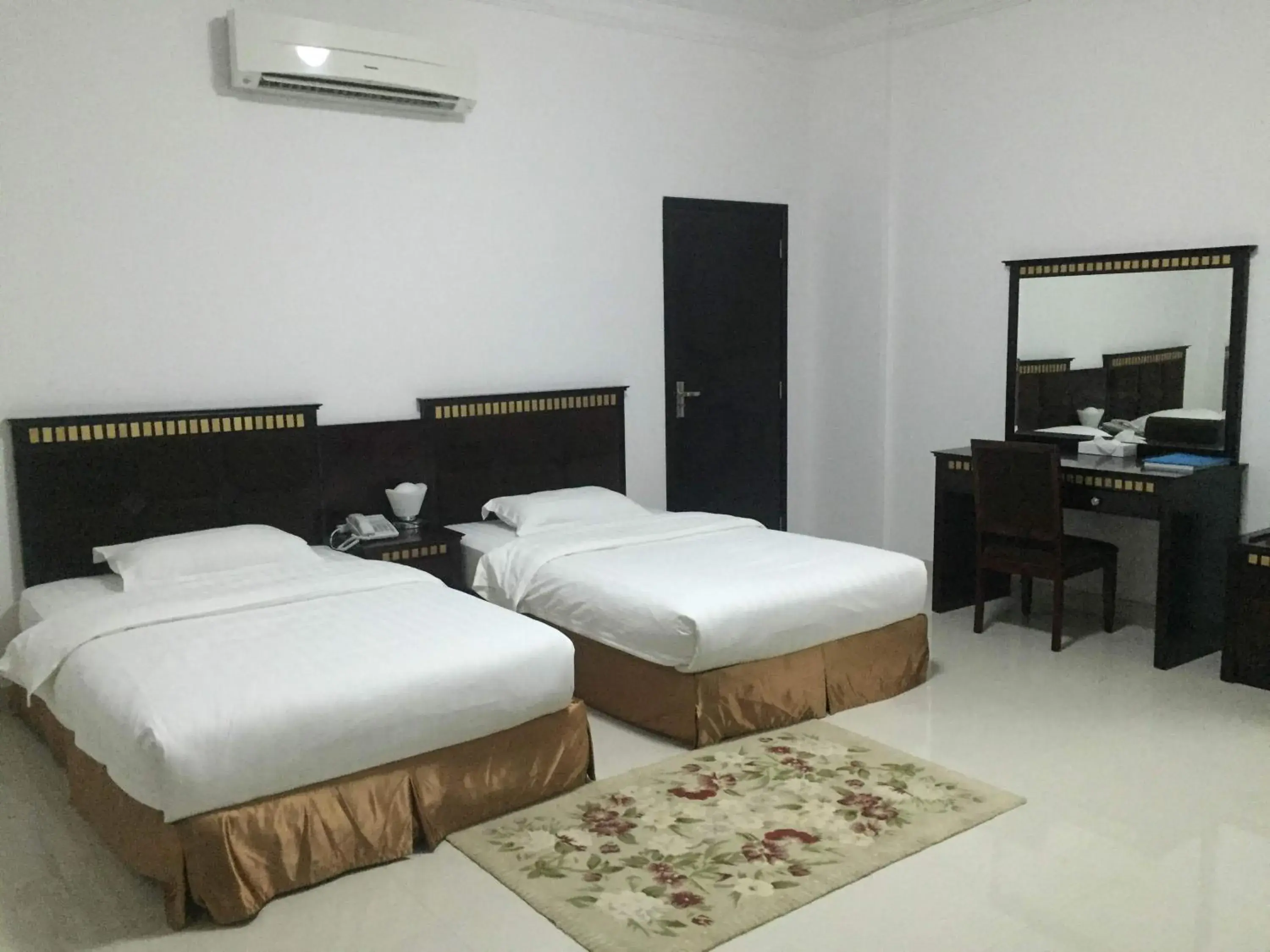 Photo of the whole room, Bed in Salalah Beach Resort Hotel