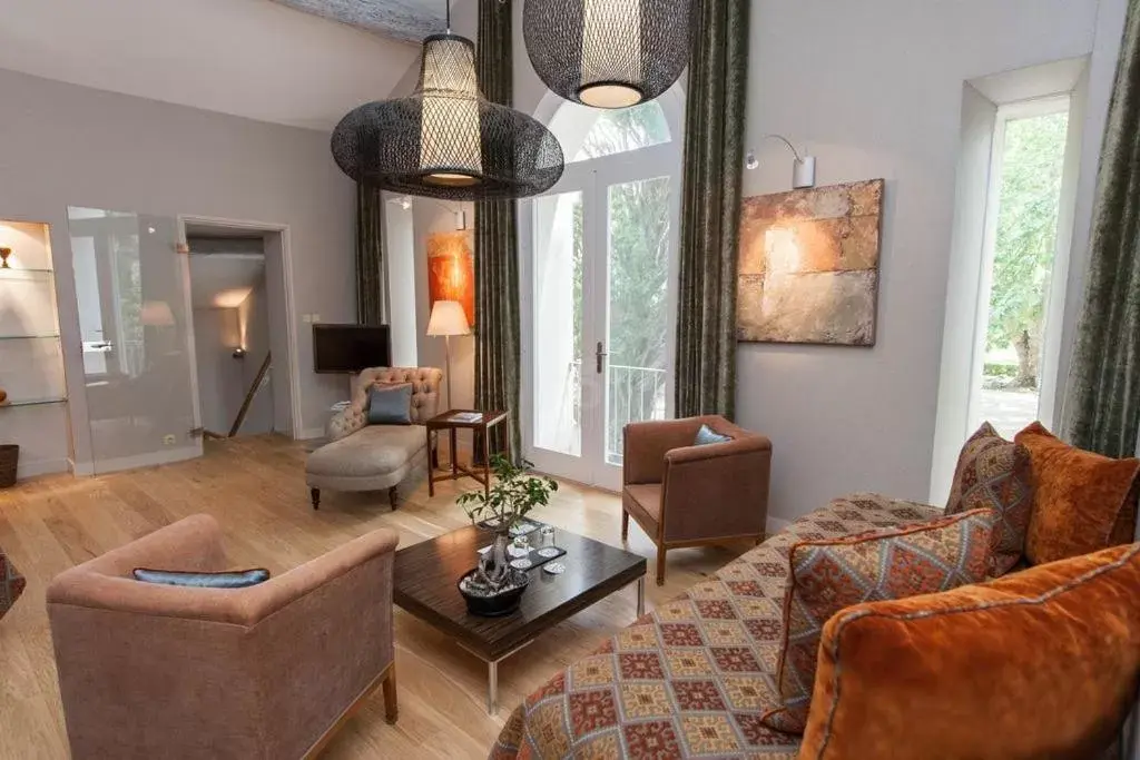 Seating Area in Hotel Château Des Alpilles