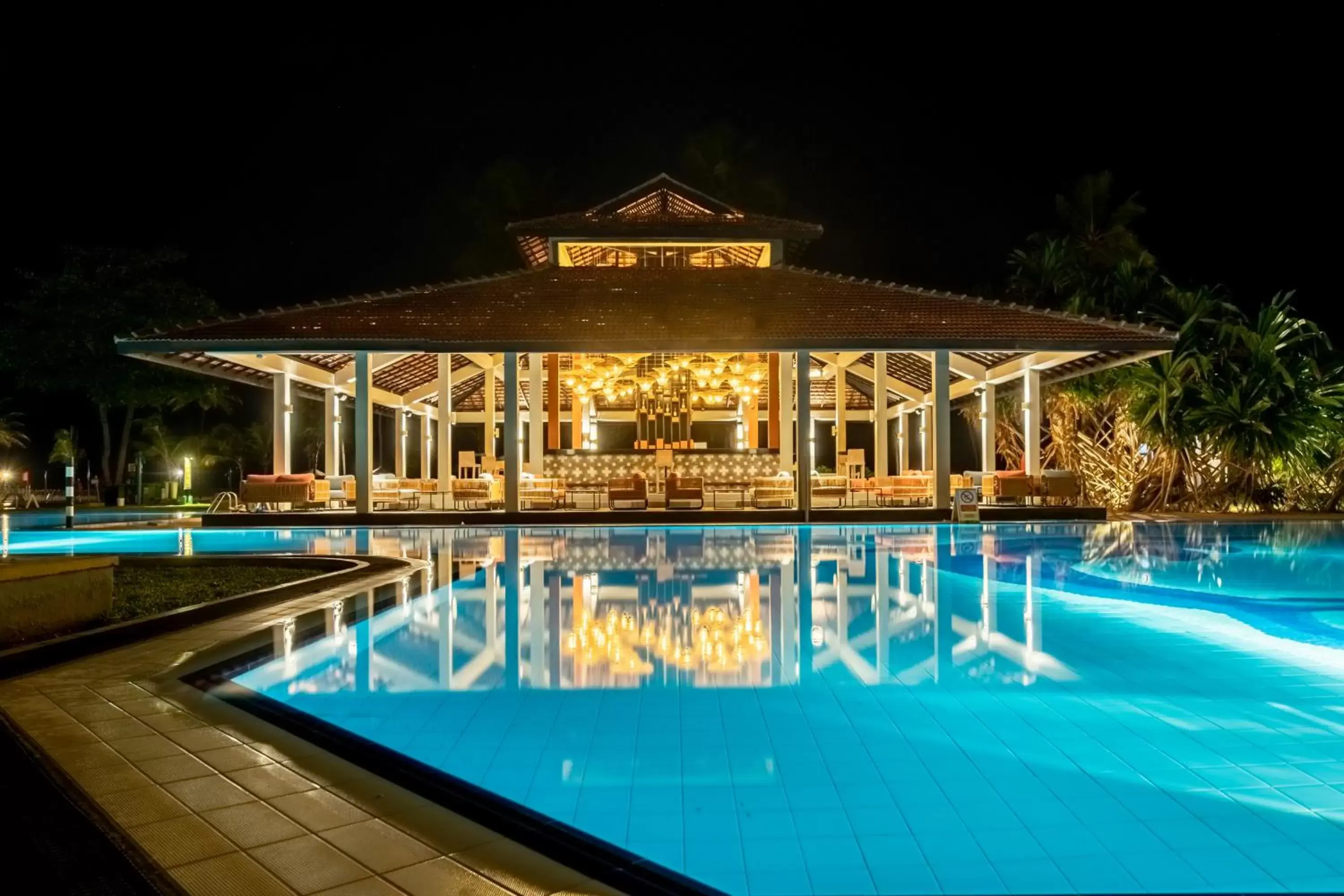 Night, Swimming Pool in Club Hotel Dolphin