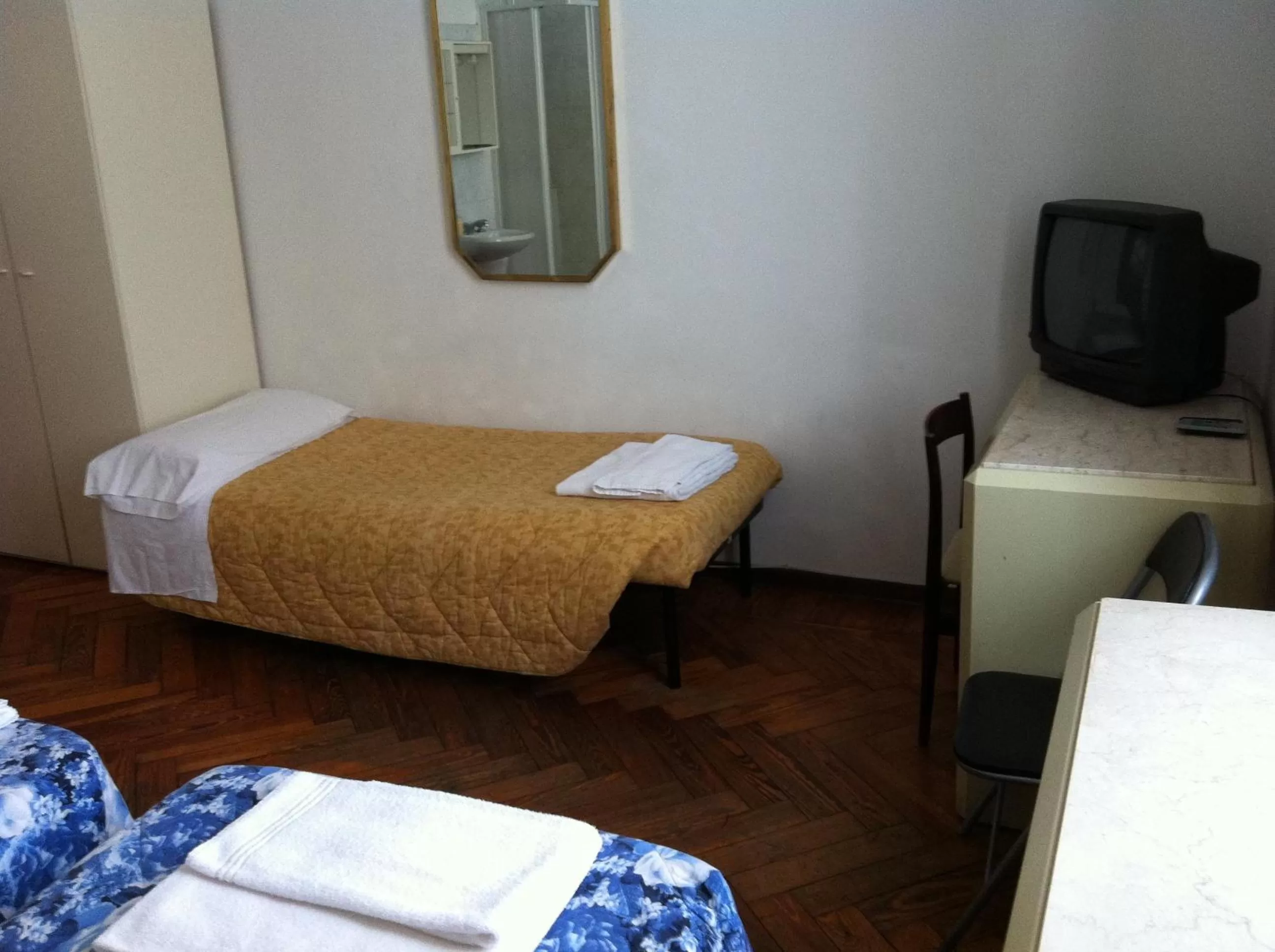 Photo of the whole room, Bed in Hotel Gambara