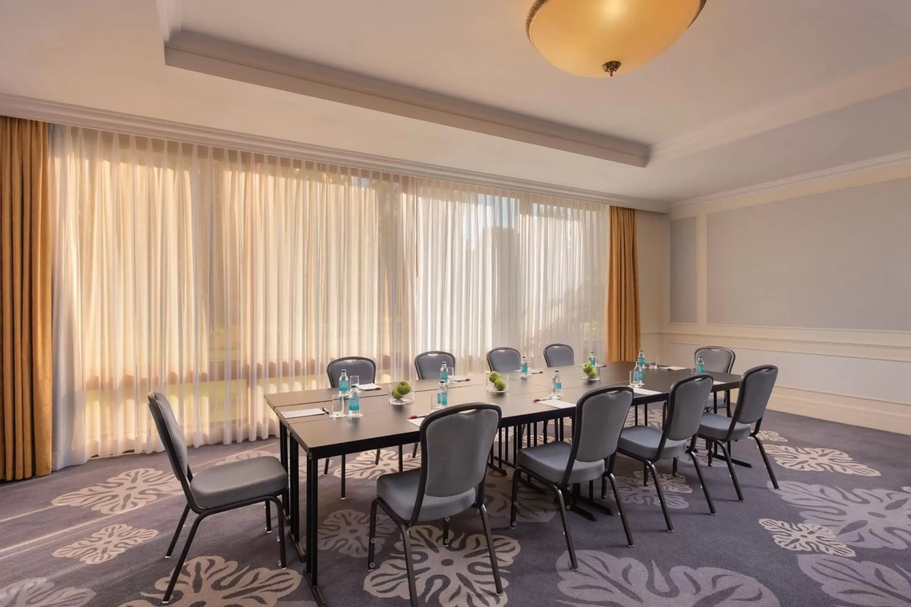 Meeting/conference room in Lisbon Marriott Hotel
