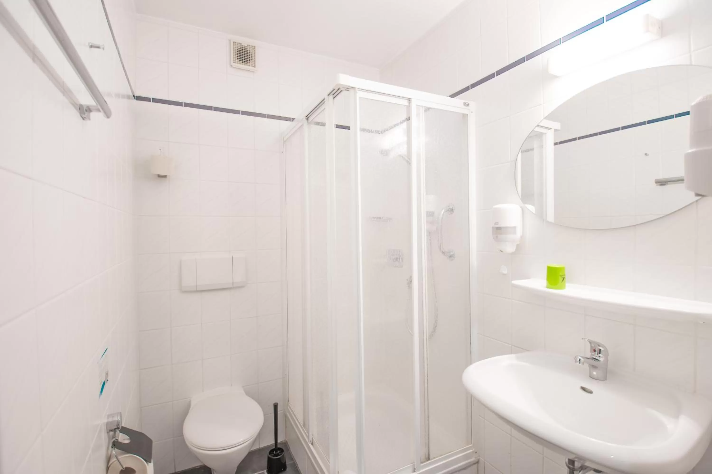 Bathroom in Hotel garni Zwickau-Mosel